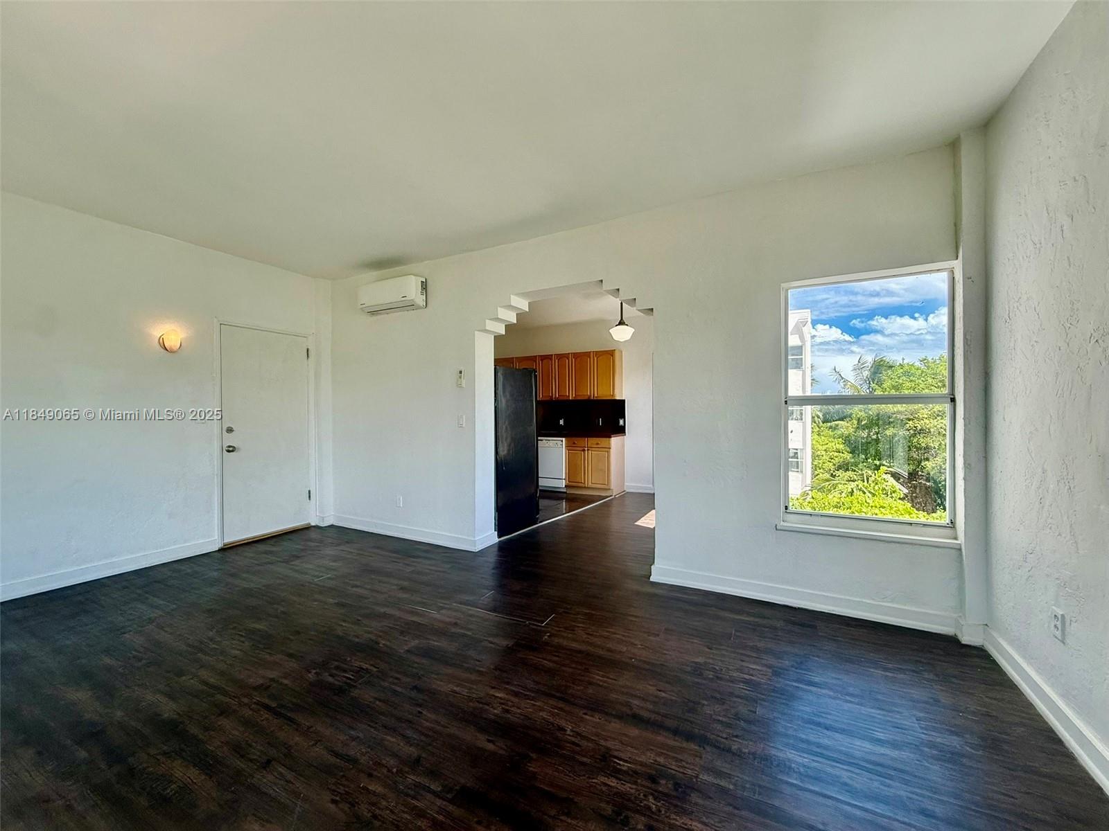 4035 N Meridian Ave #301 Miami Beach, FL 33140