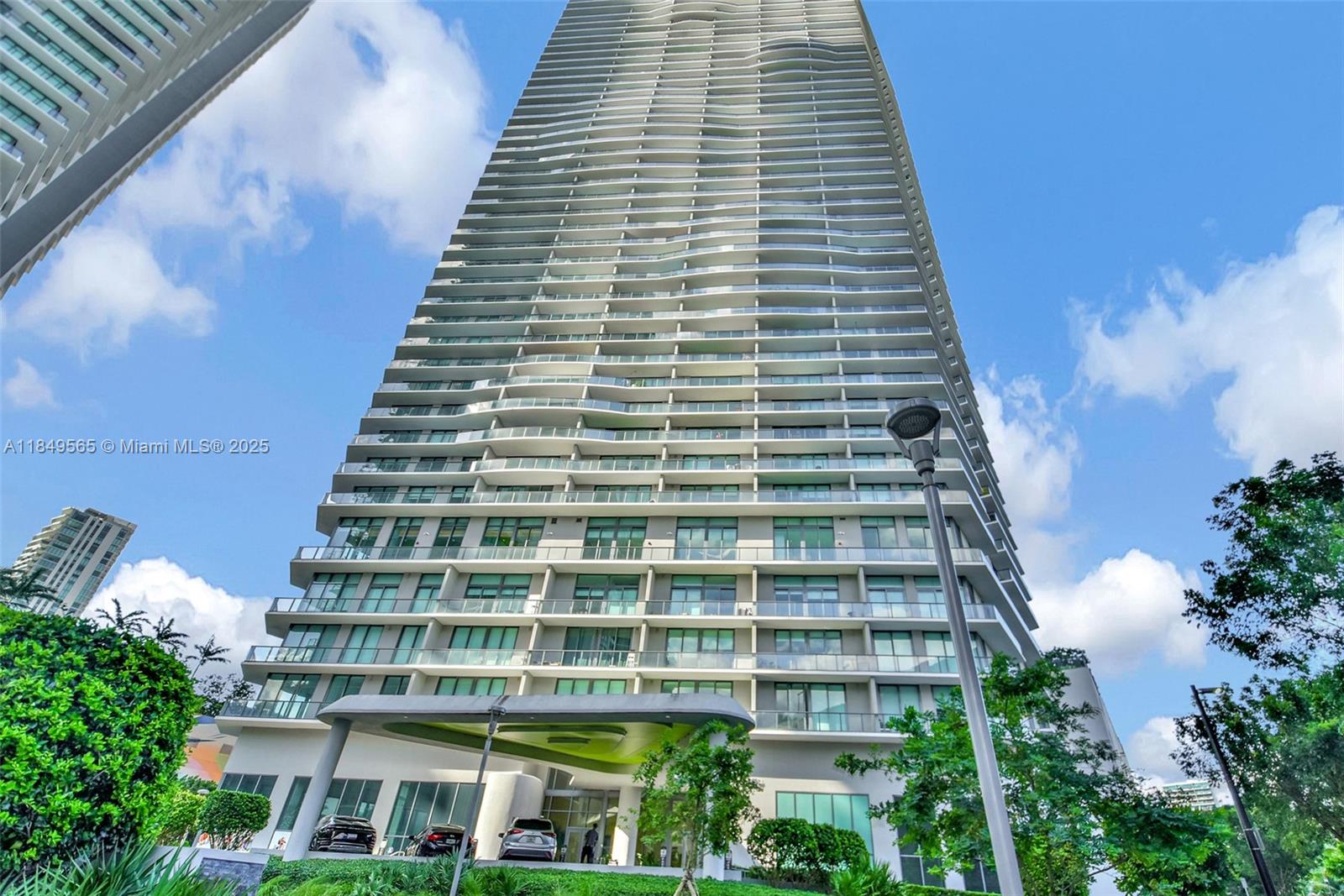 501 NE 31st St #608