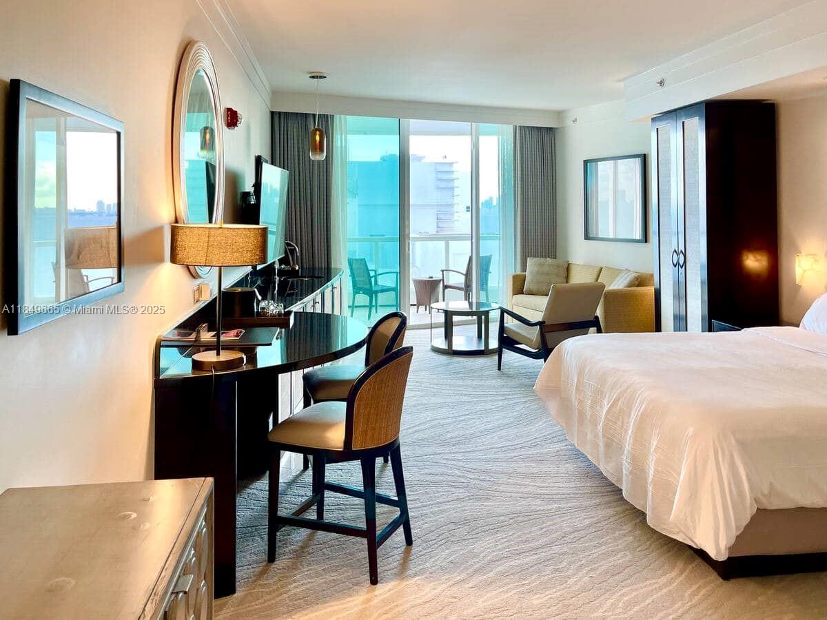 image Fontainebleau Iii Ocean C1