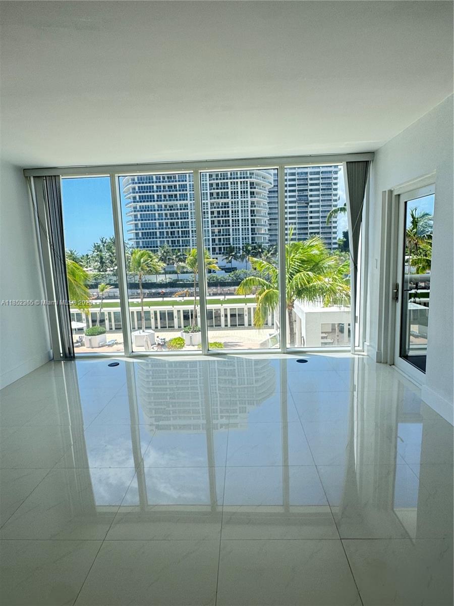 image Harbour House2