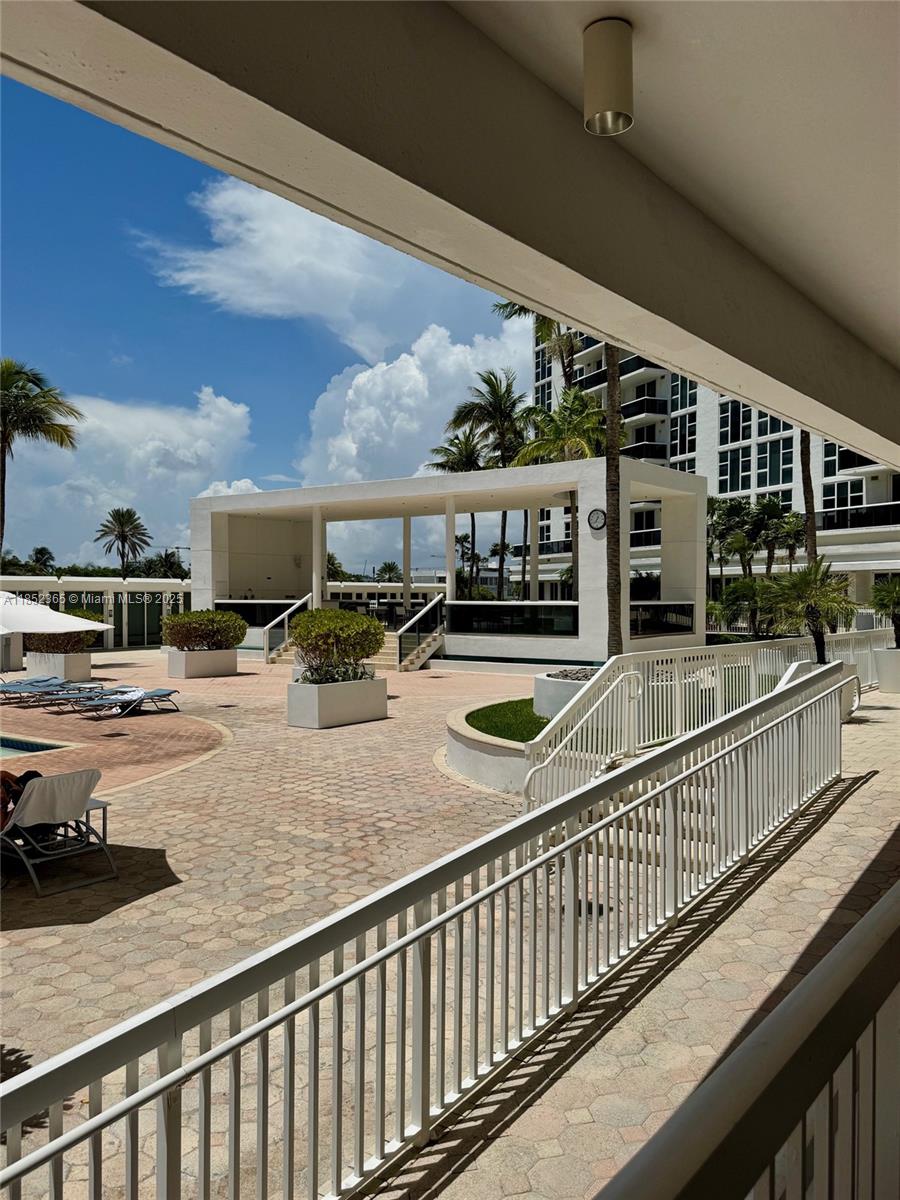 image Harbour House31