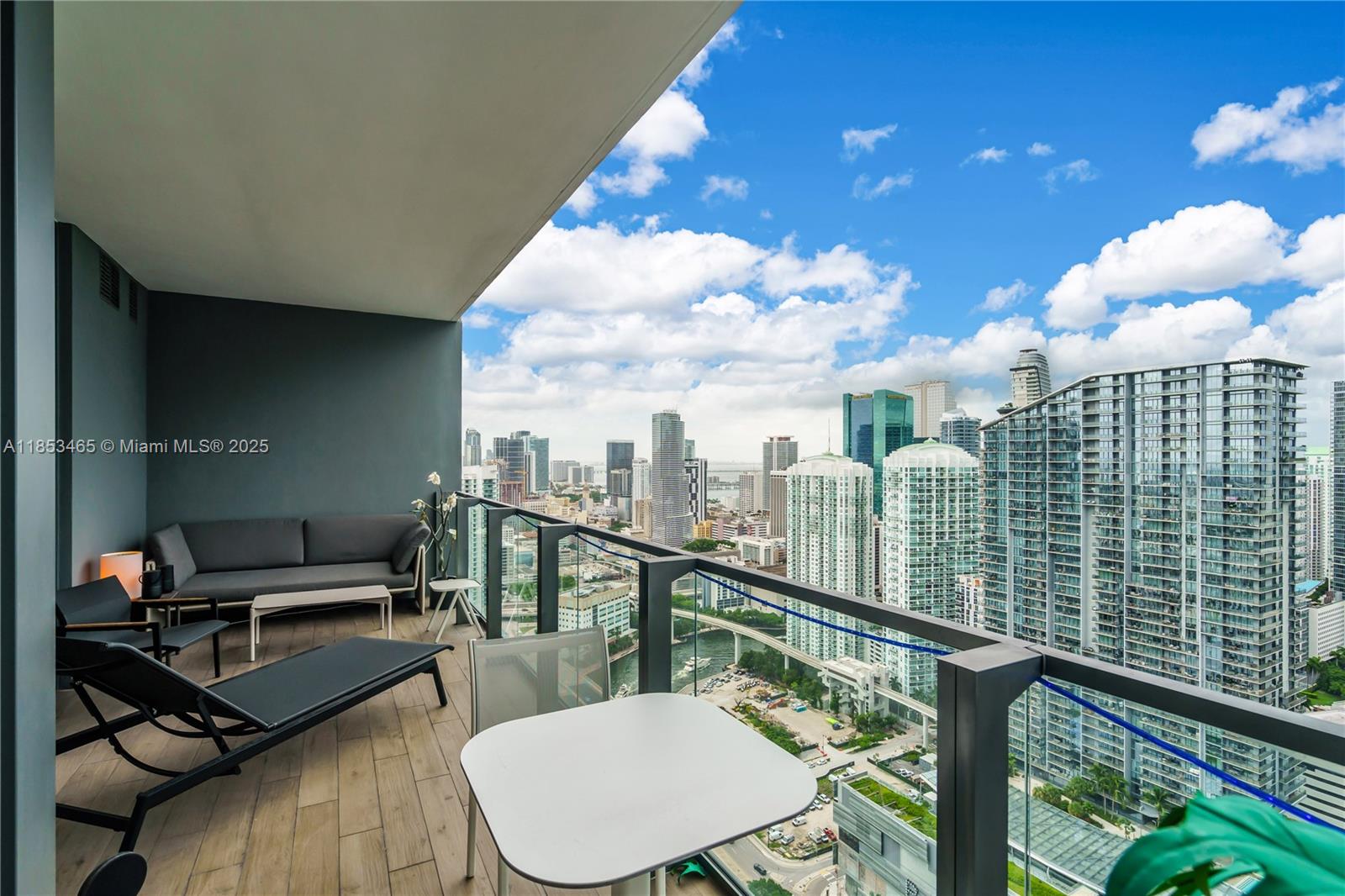 image Rise Condo17
