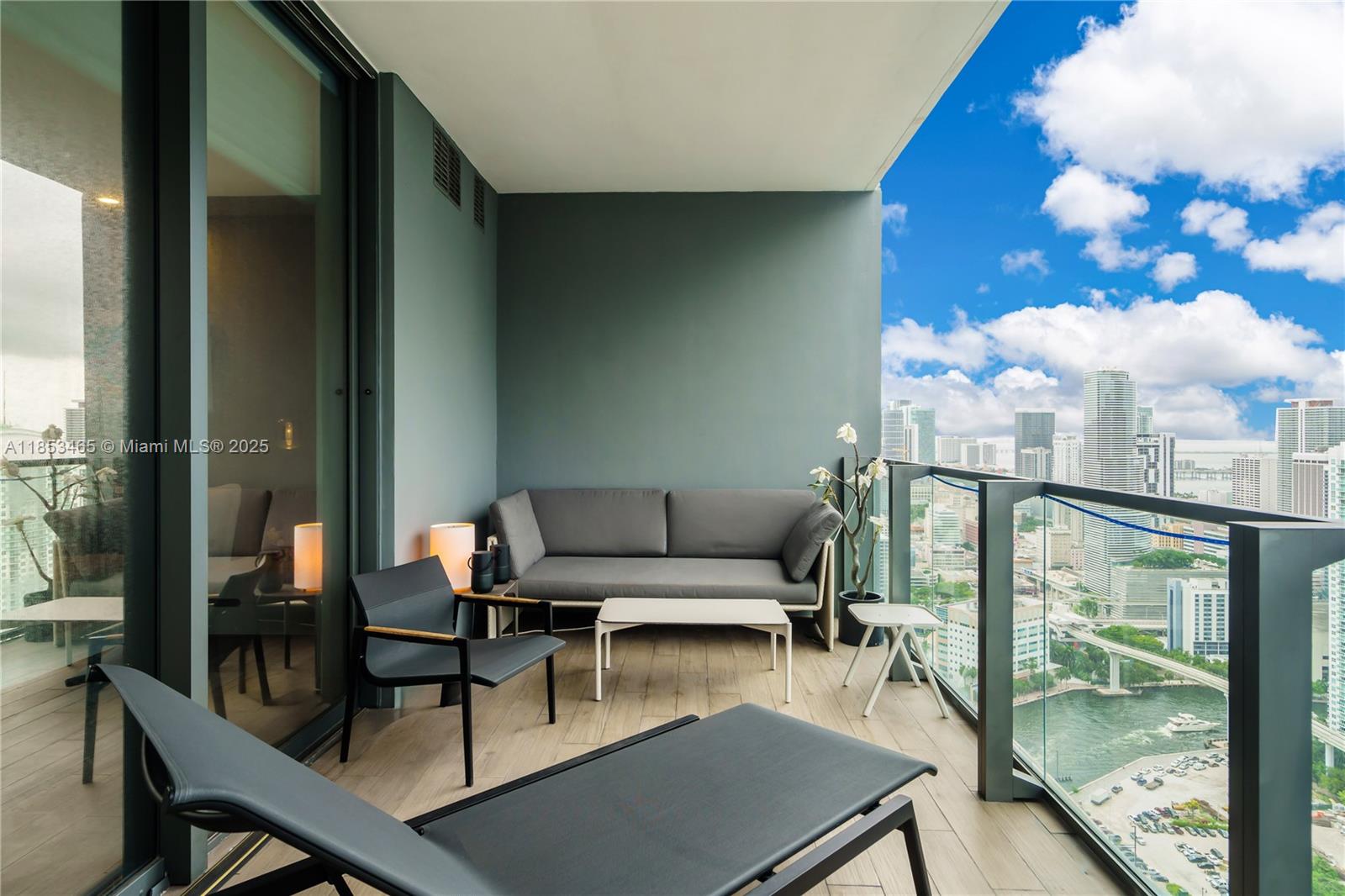 image Rise Condo18