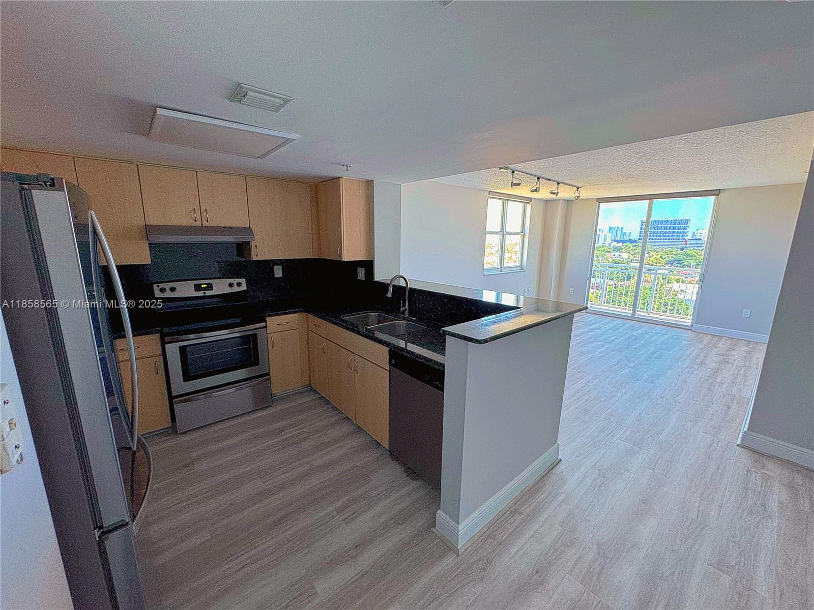 3000 S Coral Way #816