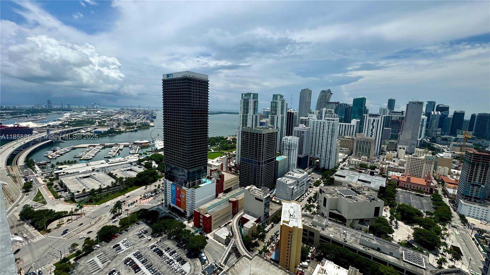 image Natiivo / Gale Residences30