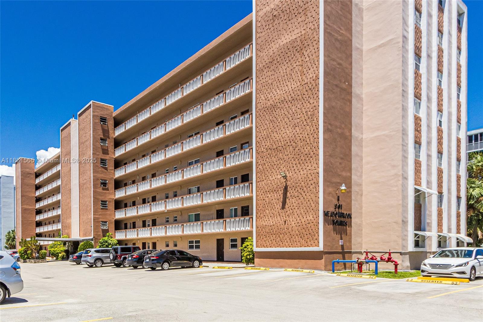 301 NE 14th Ave #108