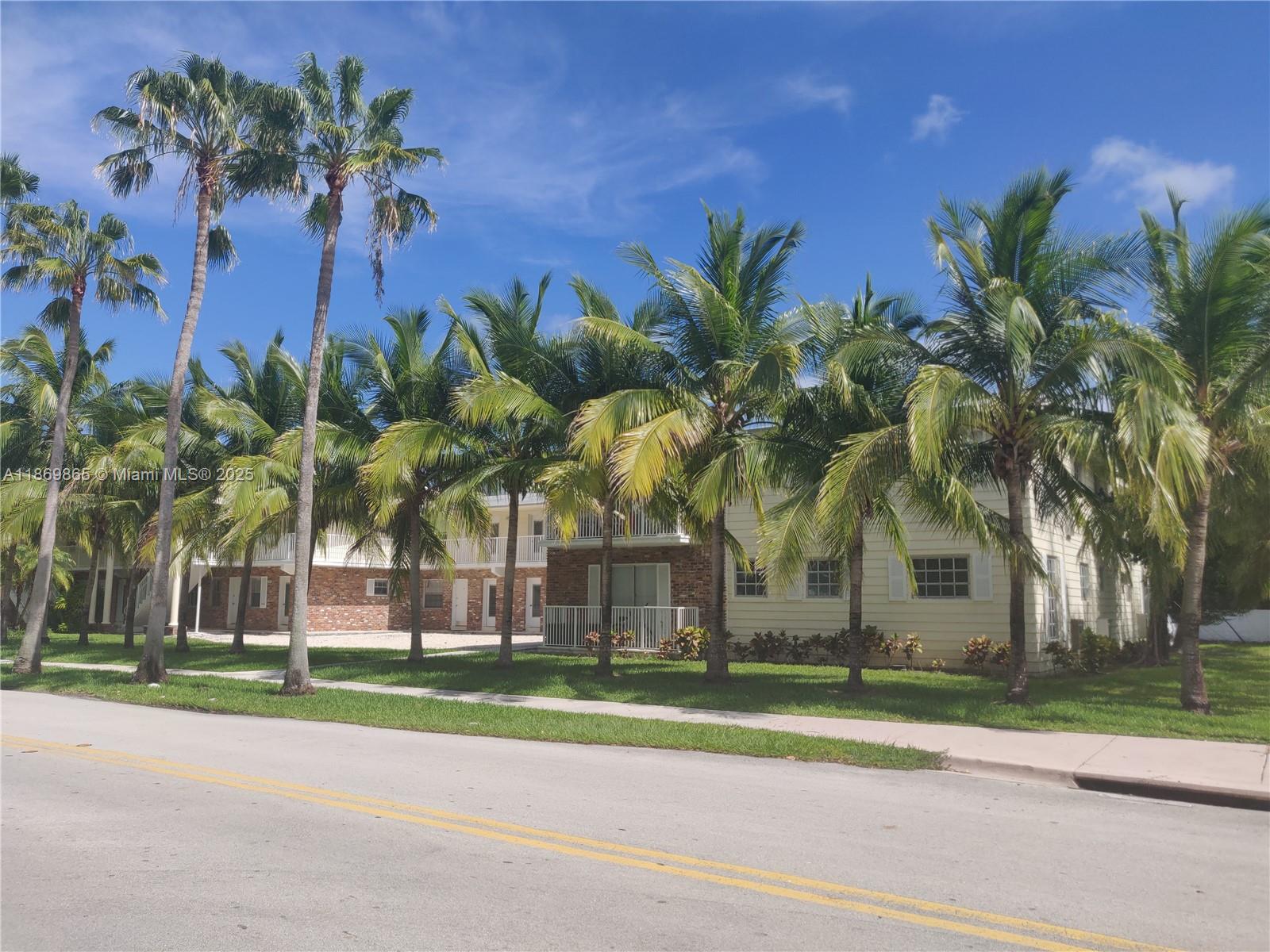 100 N Sunrise Dr #28