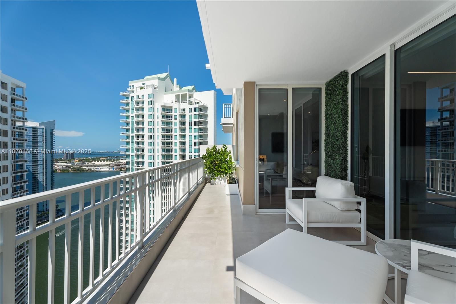 image Courts Brickell Key40