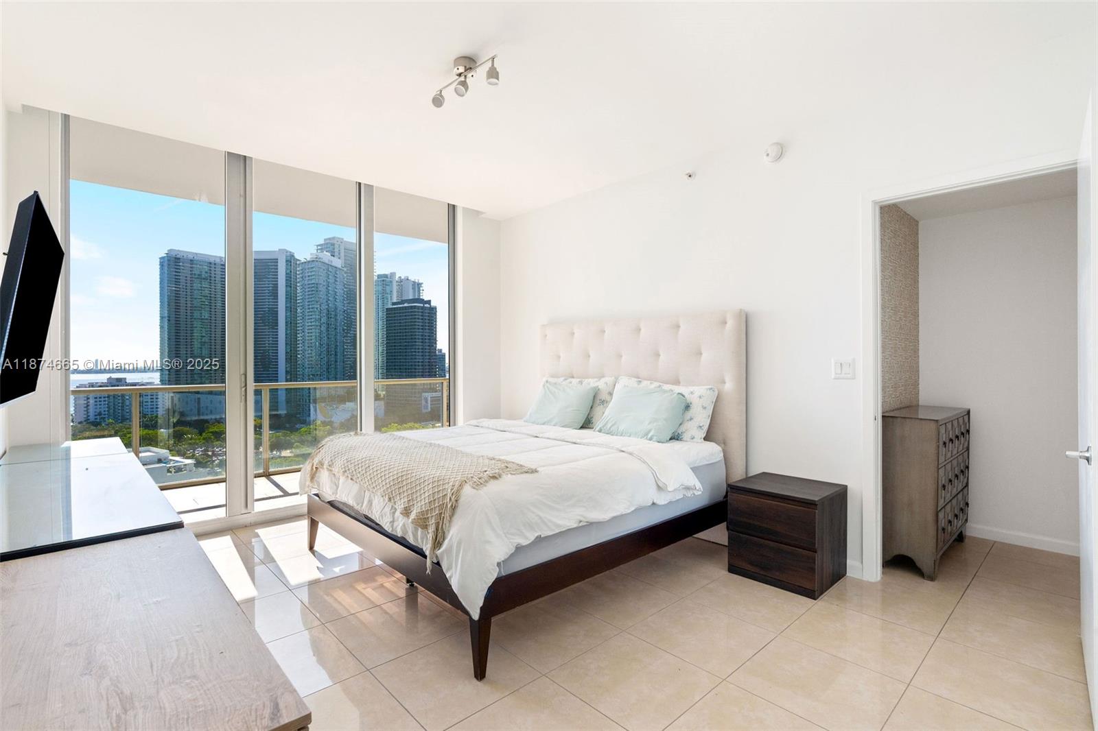 image Two Midtown Miami Condo13