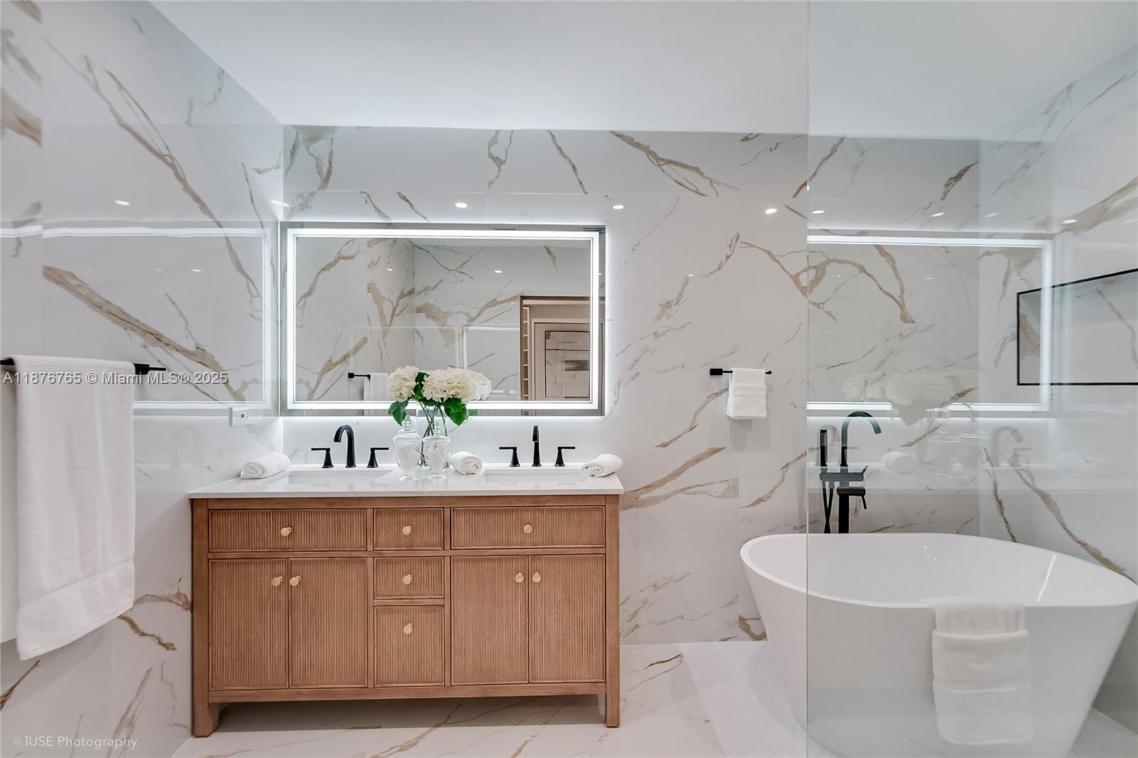 1120 NE 86th St Miami, FL 33138