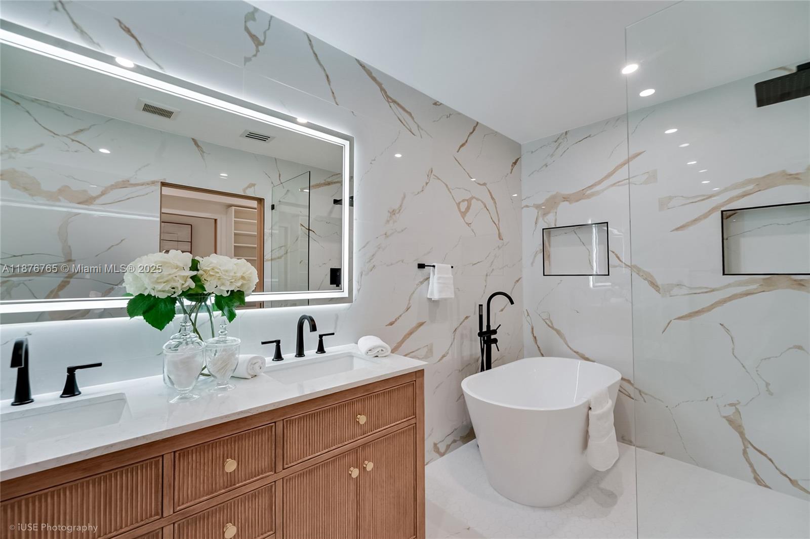 1120 NE 86th St Miami, FL 33138