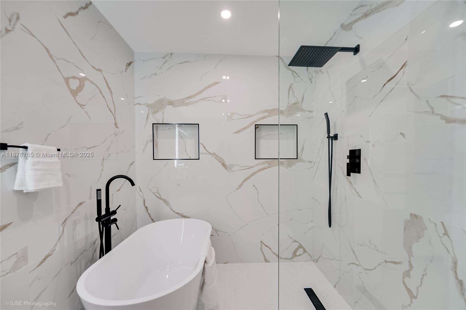 1120 NE 86th St Miami, FL 33138