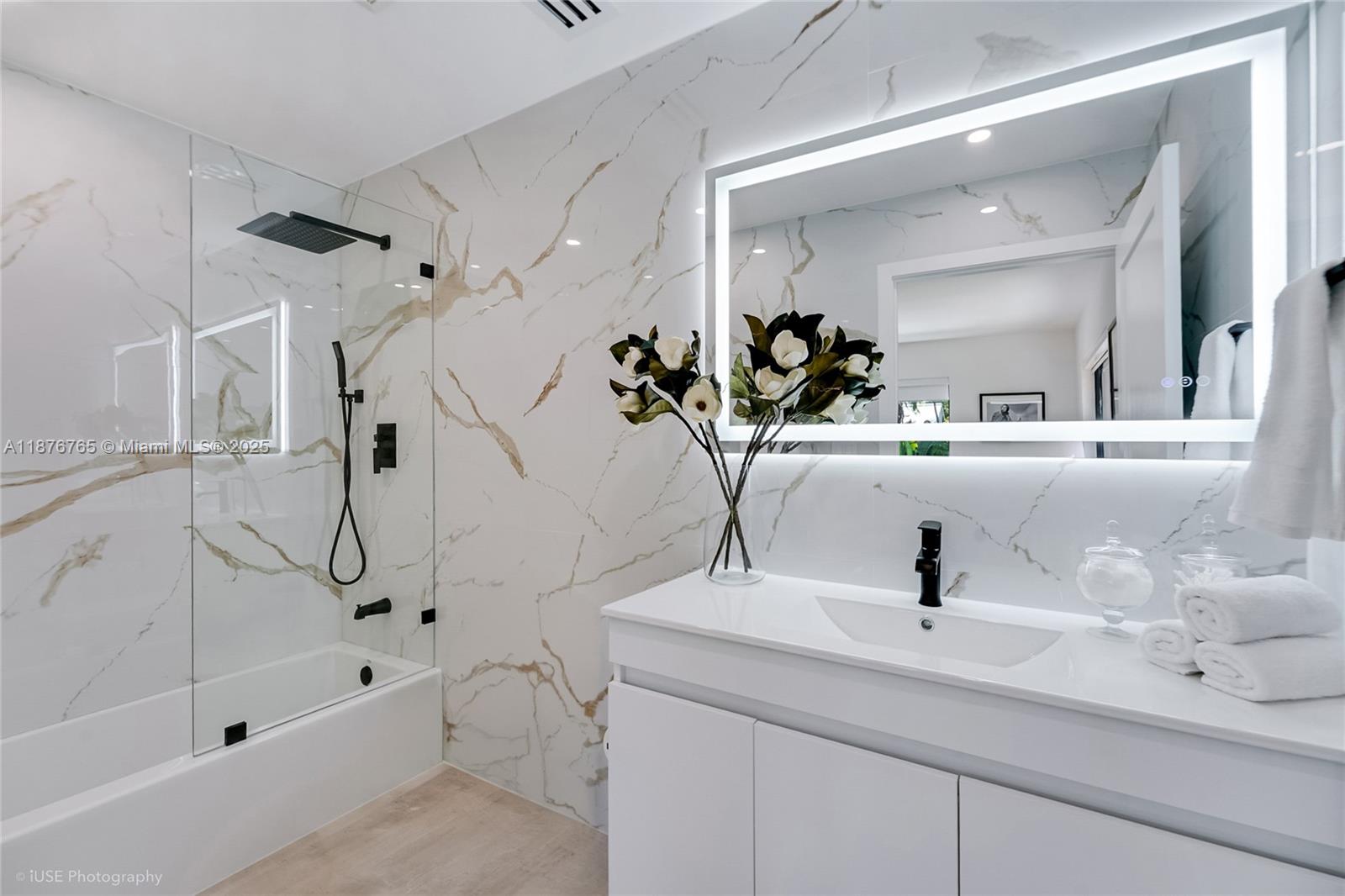 1120 NE 86th St Miami, FL 33138