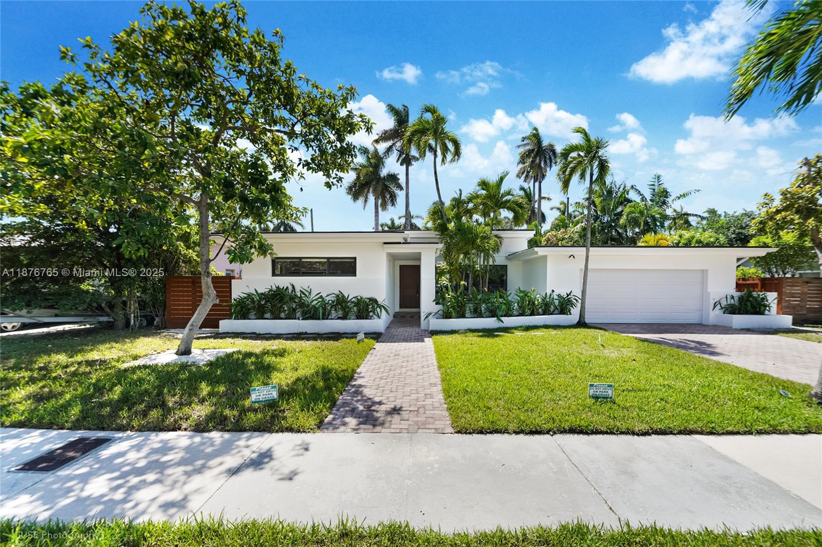 1120 NE 86th St Miami, FL 33138