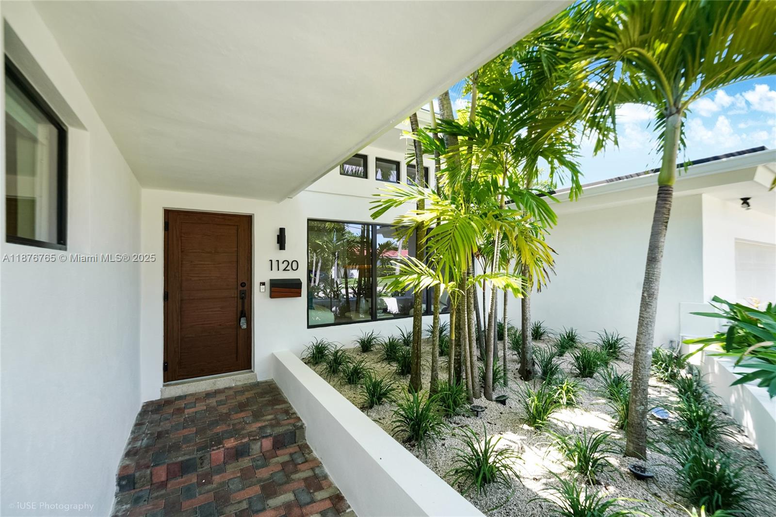 1120 NE 86th St Miami, FL 33138