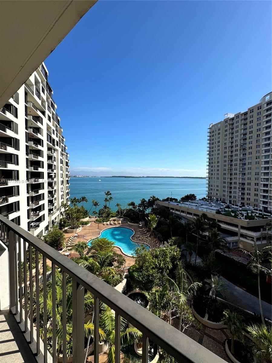 520 Brickell Key Dr #A913