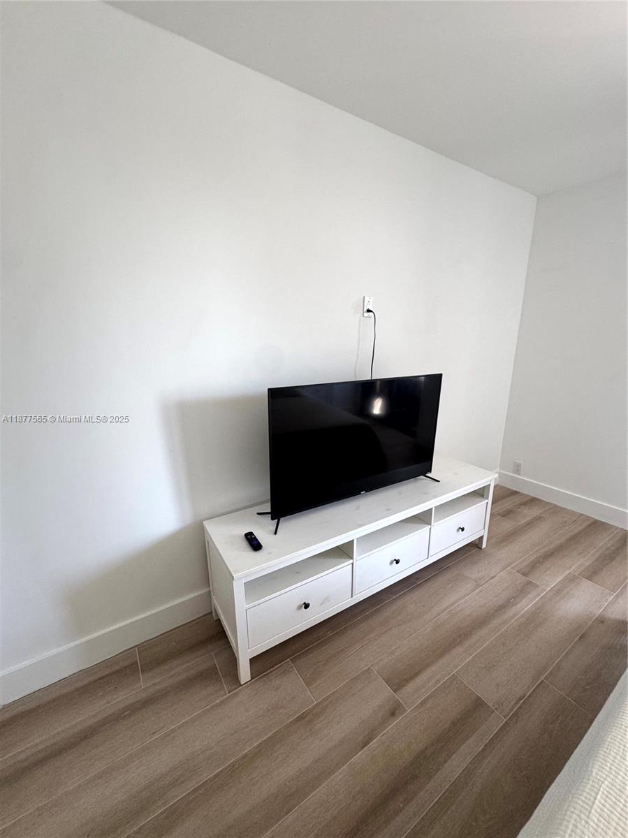image Brickell Key One Condo31