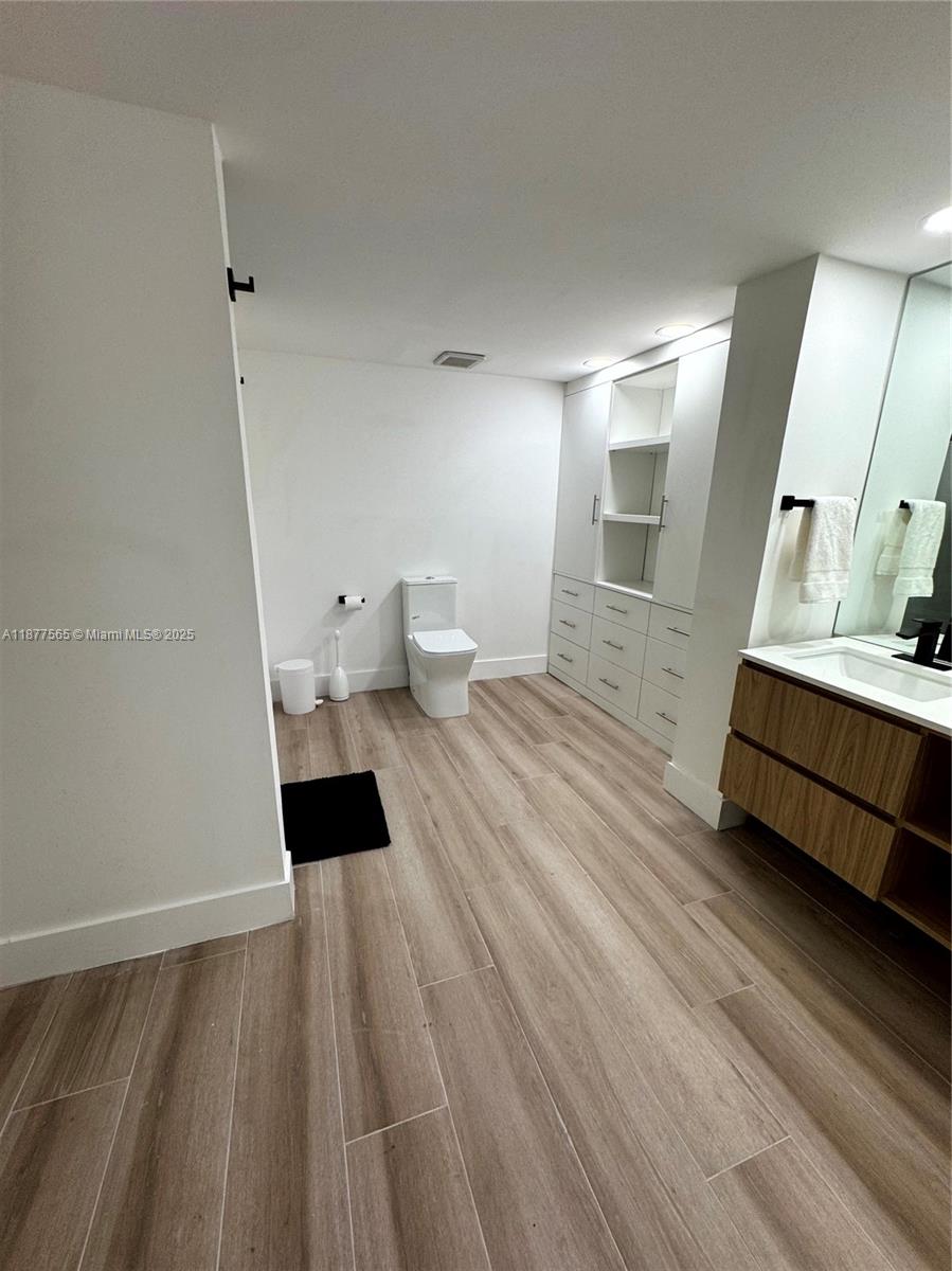 image Brickell Key One Condo44
