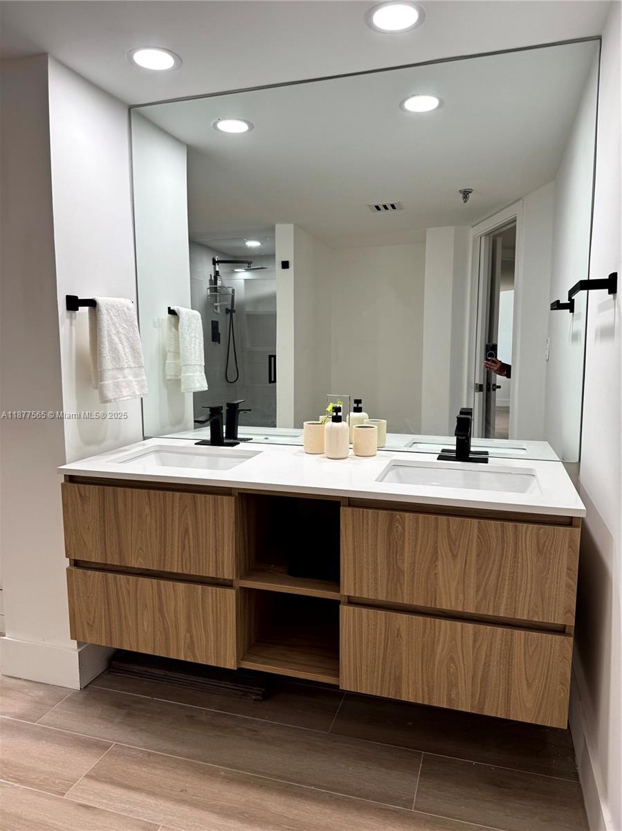 image Brickell Key One Condo47
