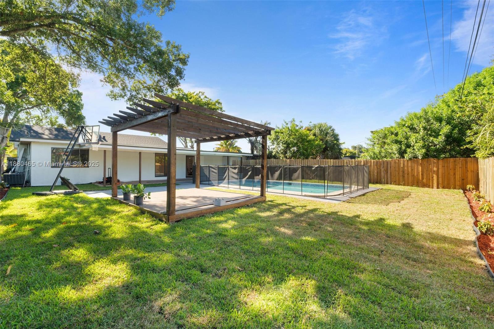 1516 SW 30th Ter