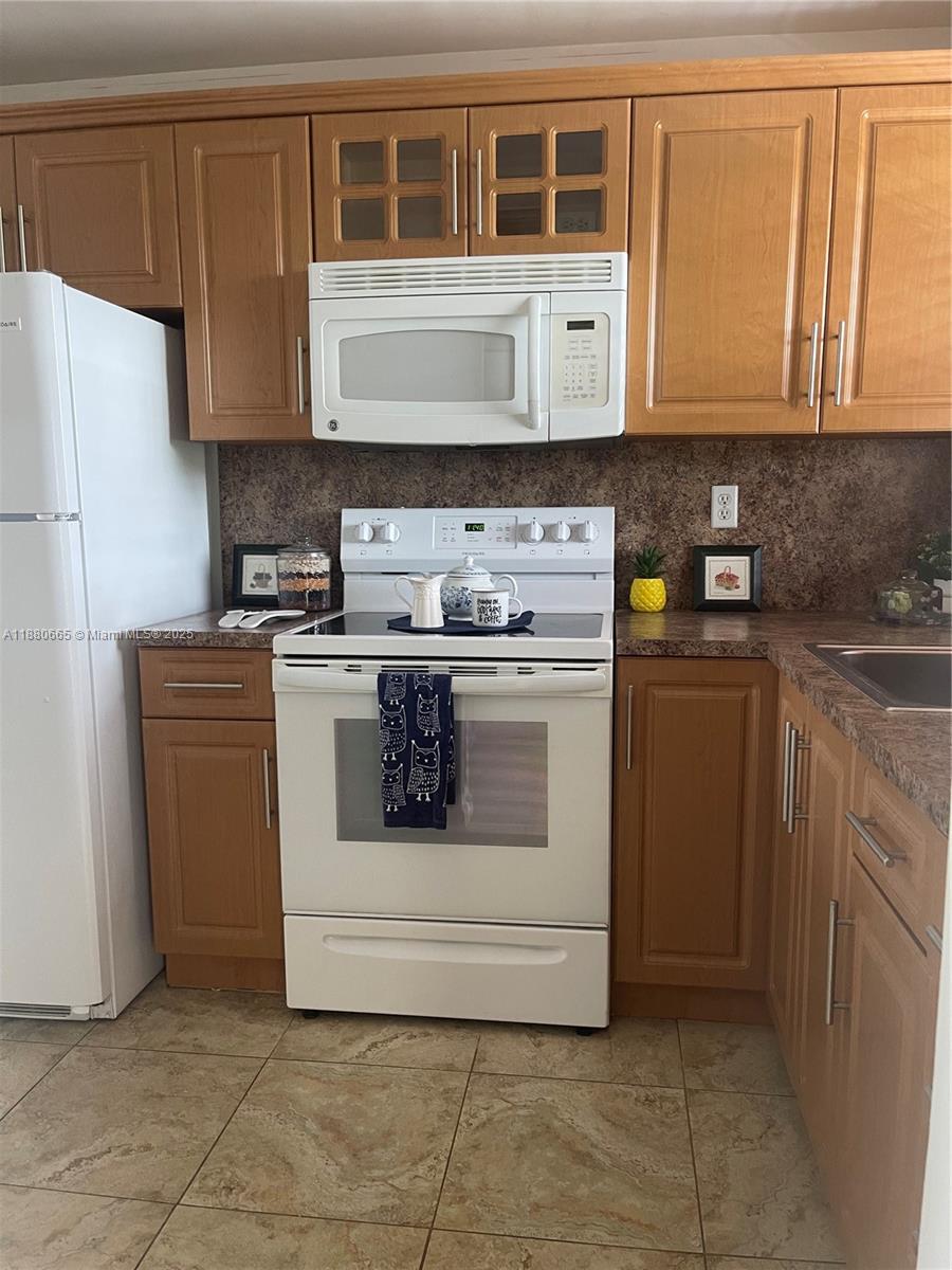 8345 Sunrise Lks Blvd #309