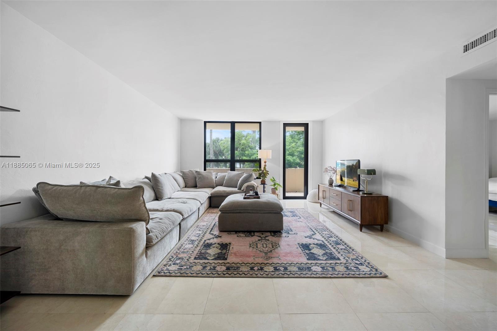 10185 Collins Ave #306