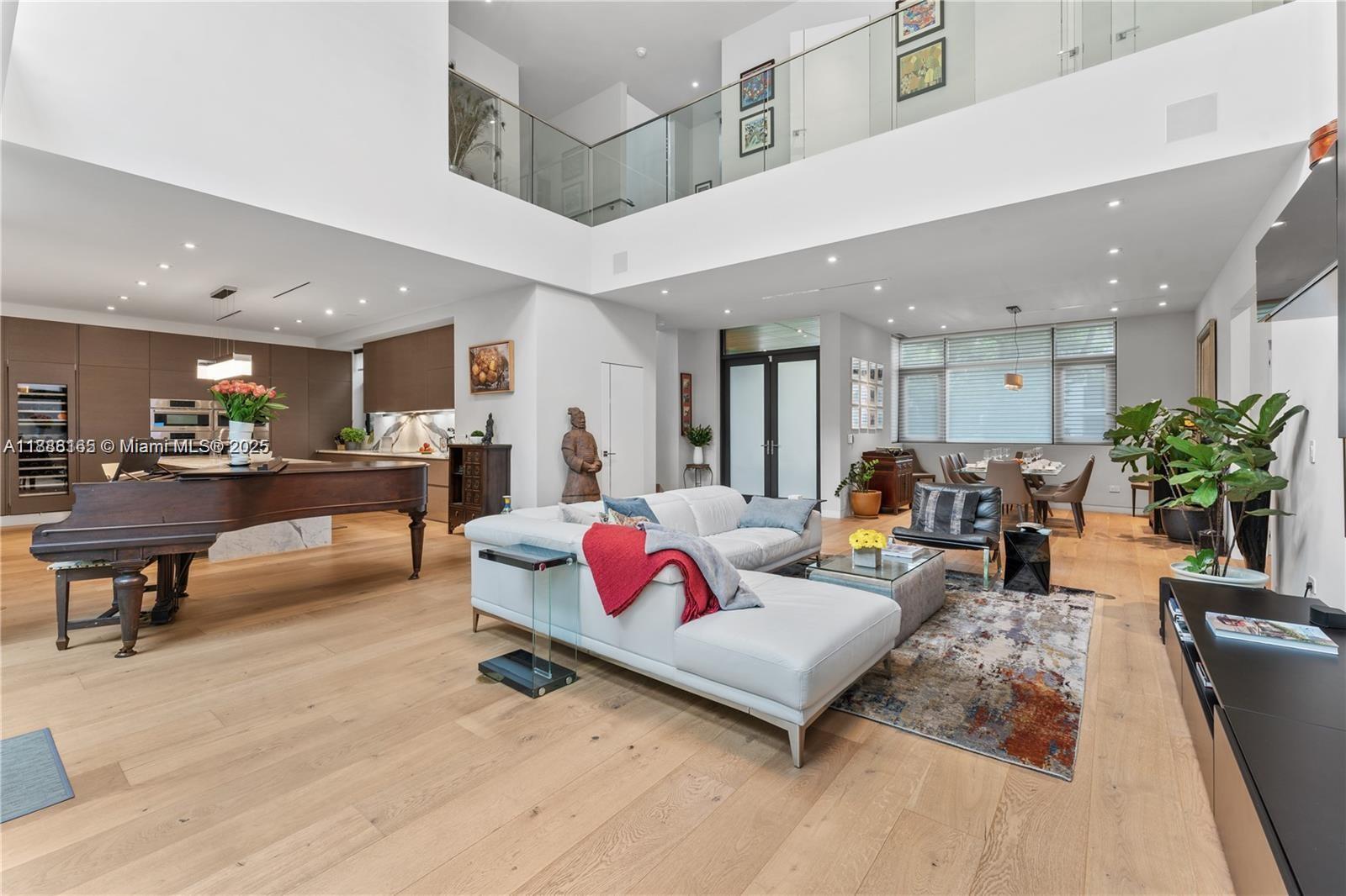 2803 Crystal Ct Coconut Grove, FL 33133