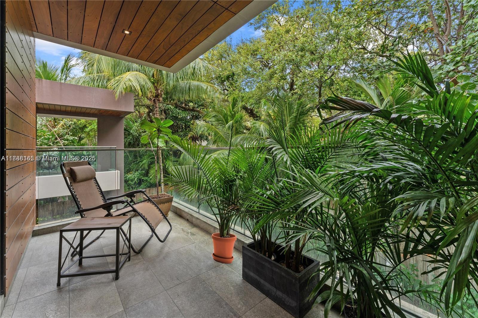 2803 Crystal Ct Coconut Grove, FL 33133