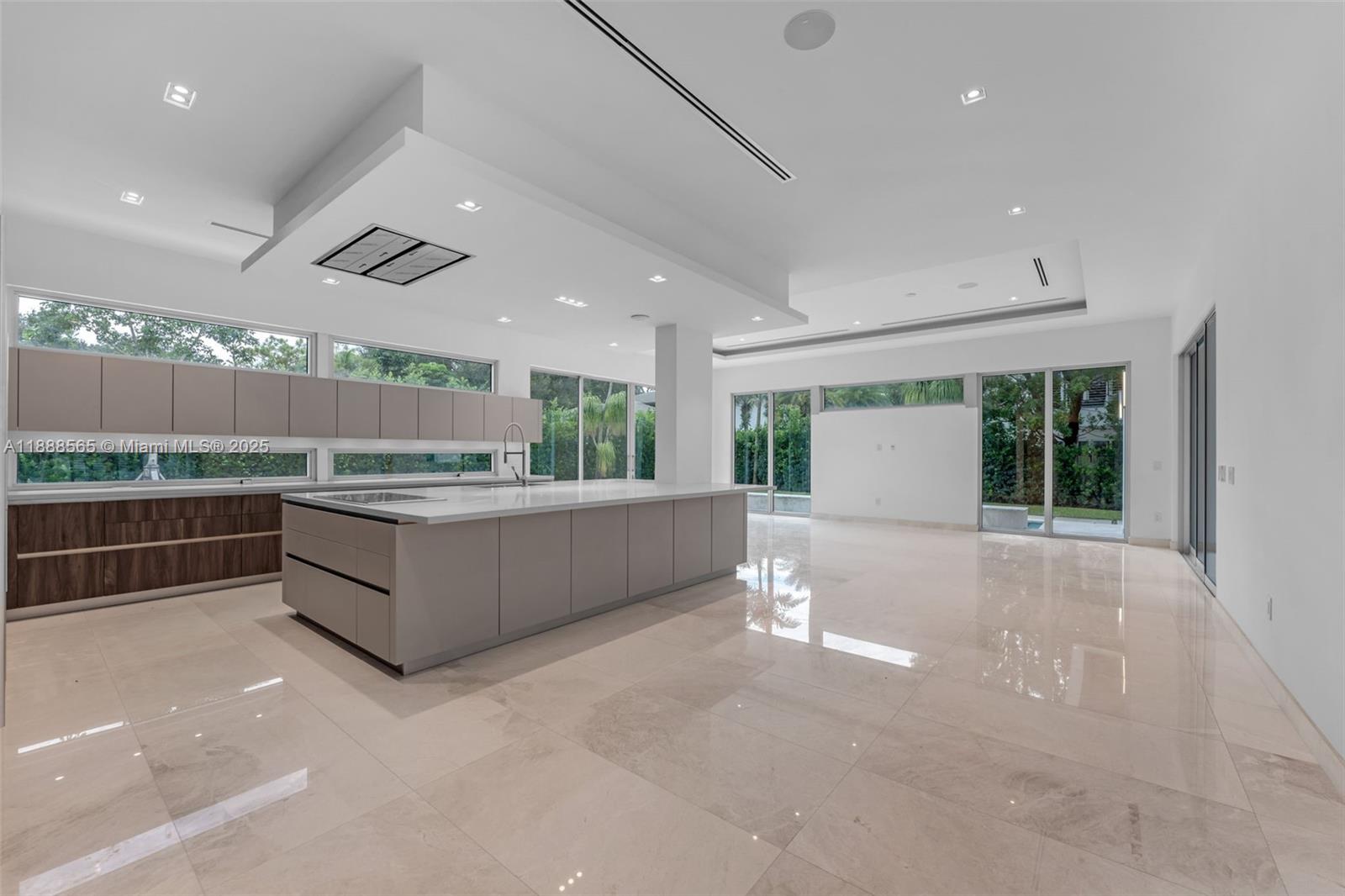 9101 SW 69th Ct Pinecrest, FL 33156