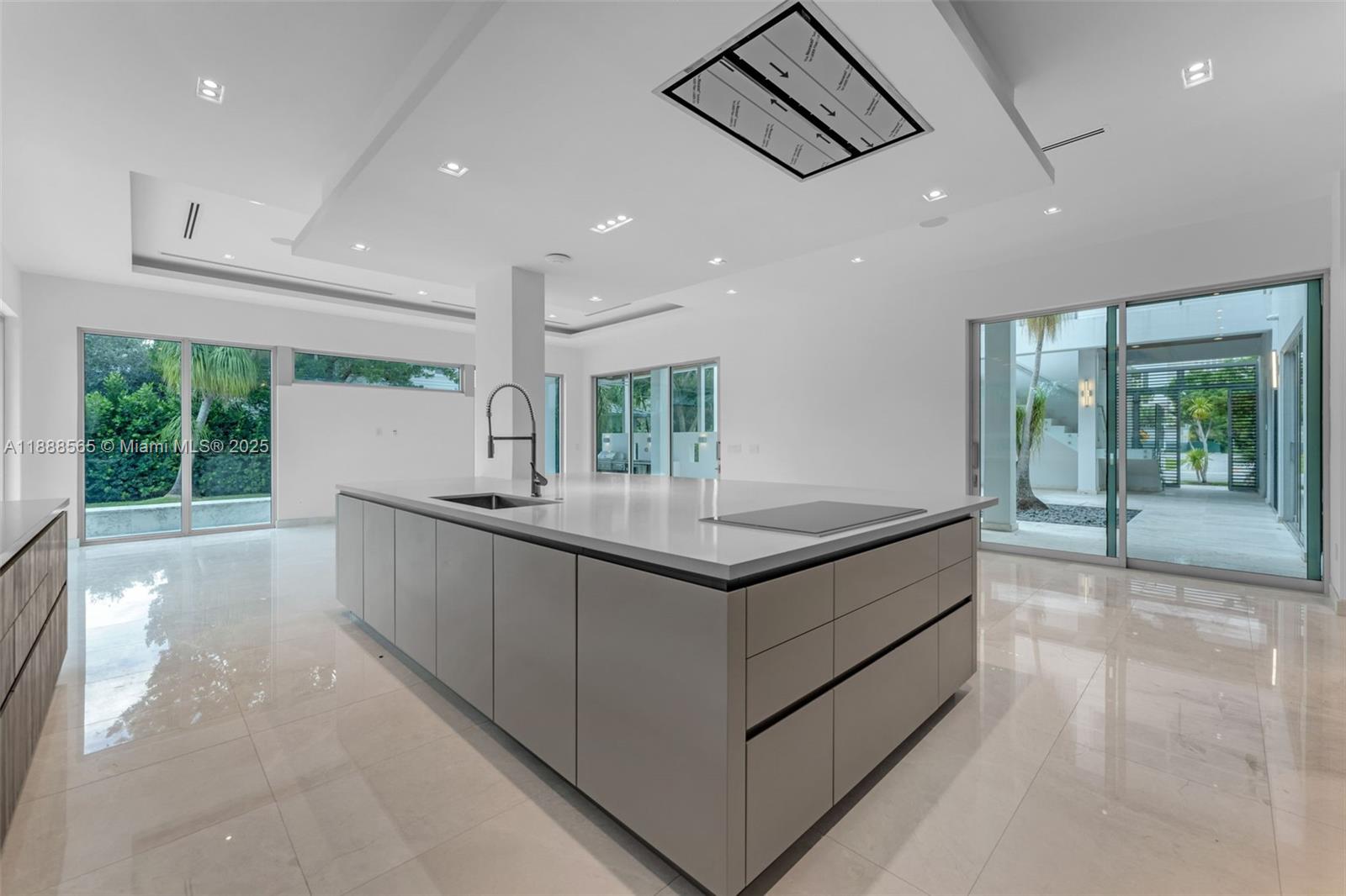 9101 SW 69th Ct Pinecrest, FL 33156