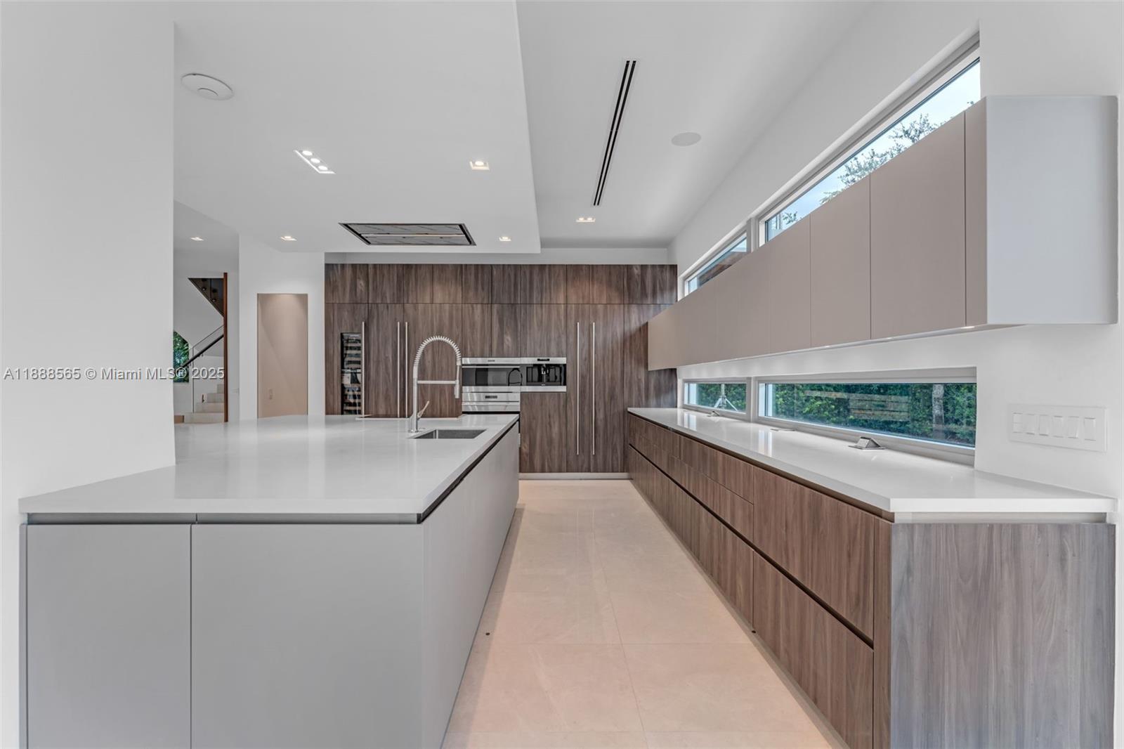 9101 SW 69th Ct Pinecrest, FL 33156