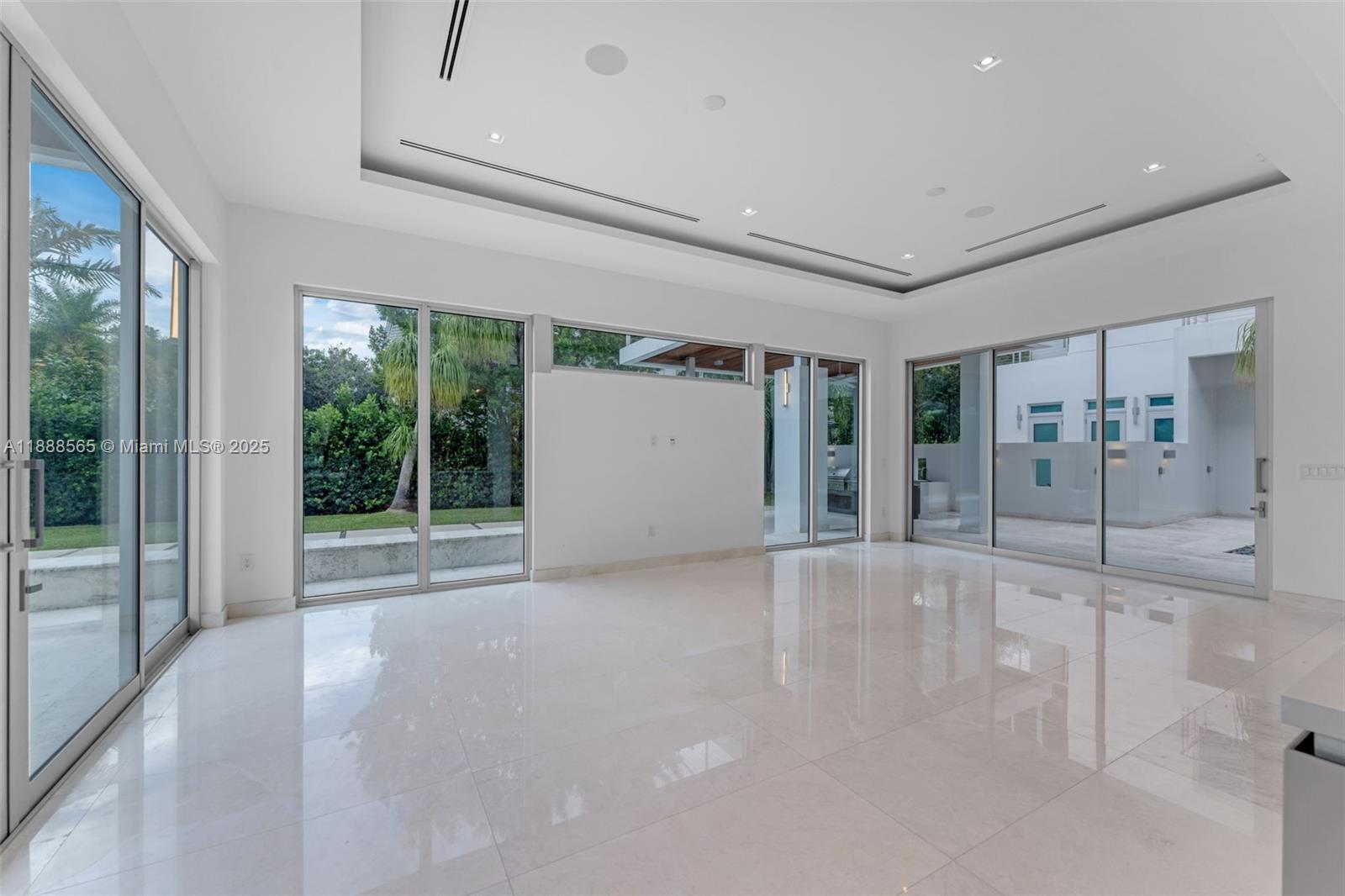 9101 SW 69th Ct Pinecrest, FL 33156