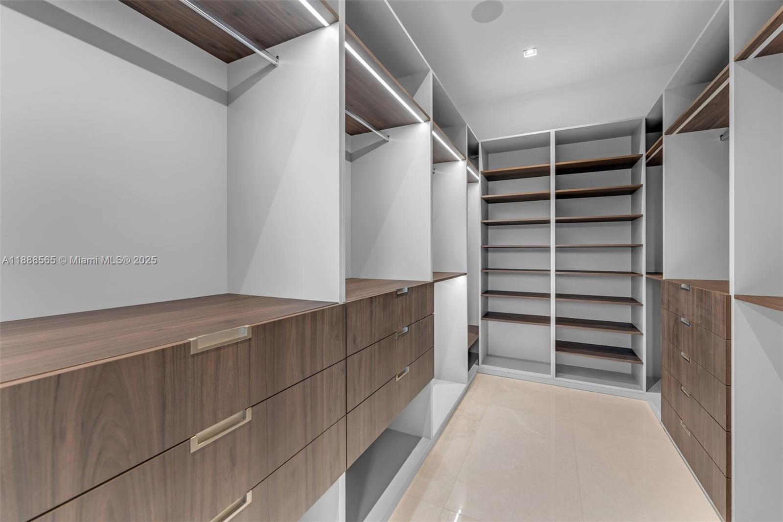 9101 SW 69th Ct Pinecrest, FL 33156