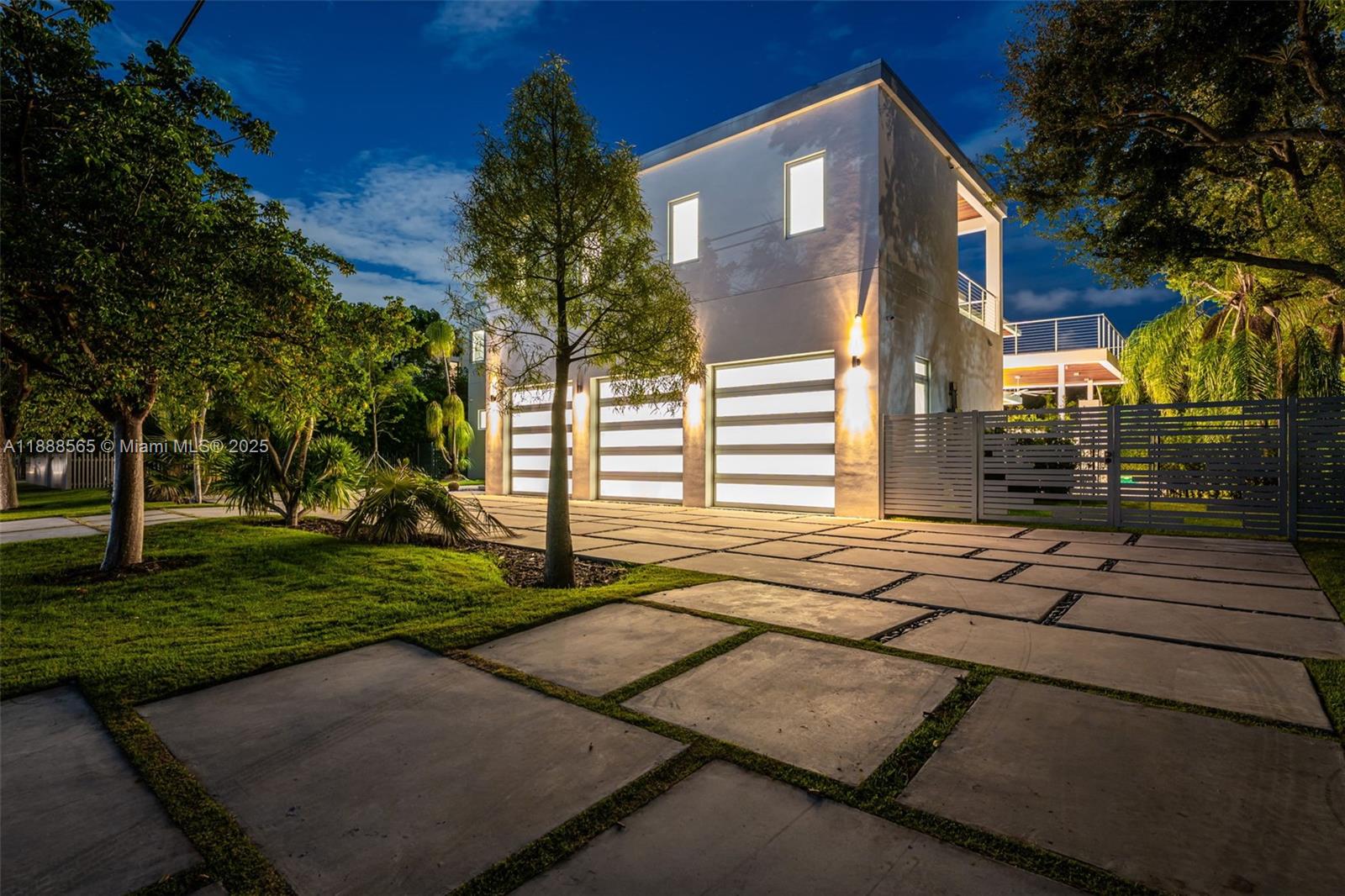 9101 SW 69th Ct Pinecrest, FL 33156