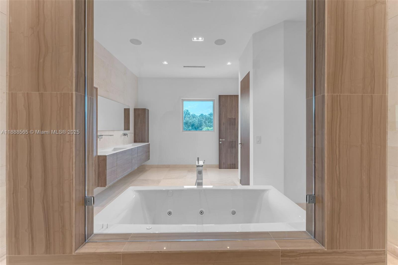 9101 SW 69th Ct Pinecrest, FL 33156