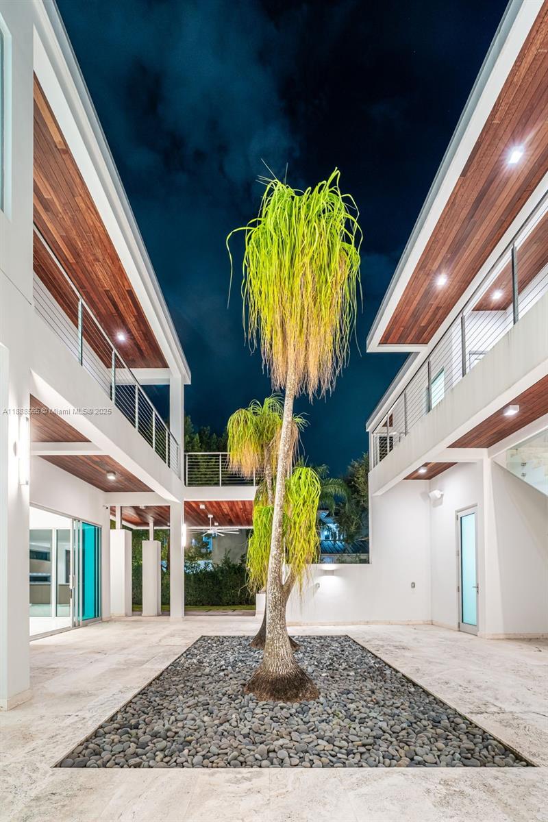 9101 SW 69th Ct Pinecrest, FL 33156