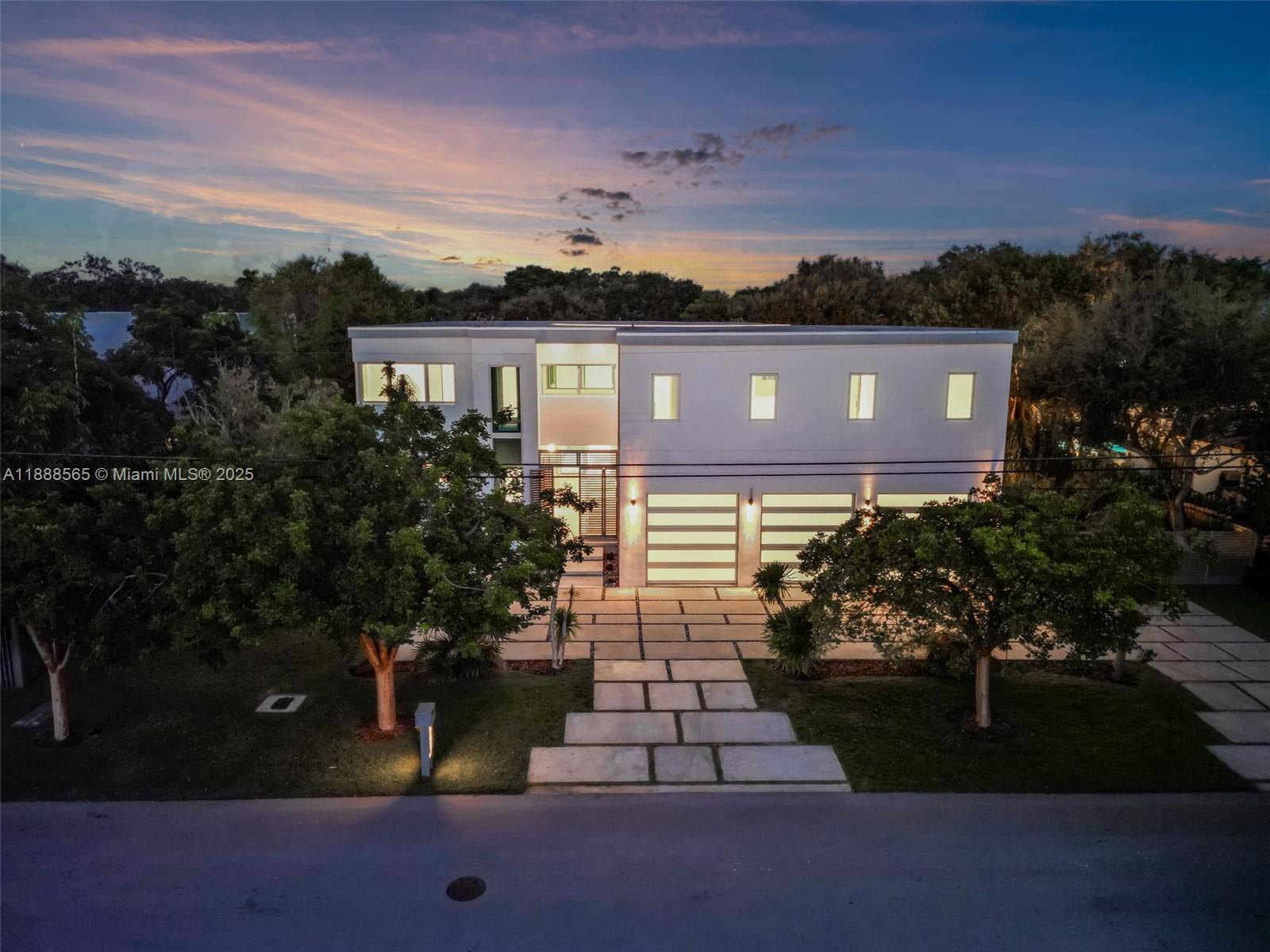 9101 SW 69th Ct Pinecrest, FL 33156