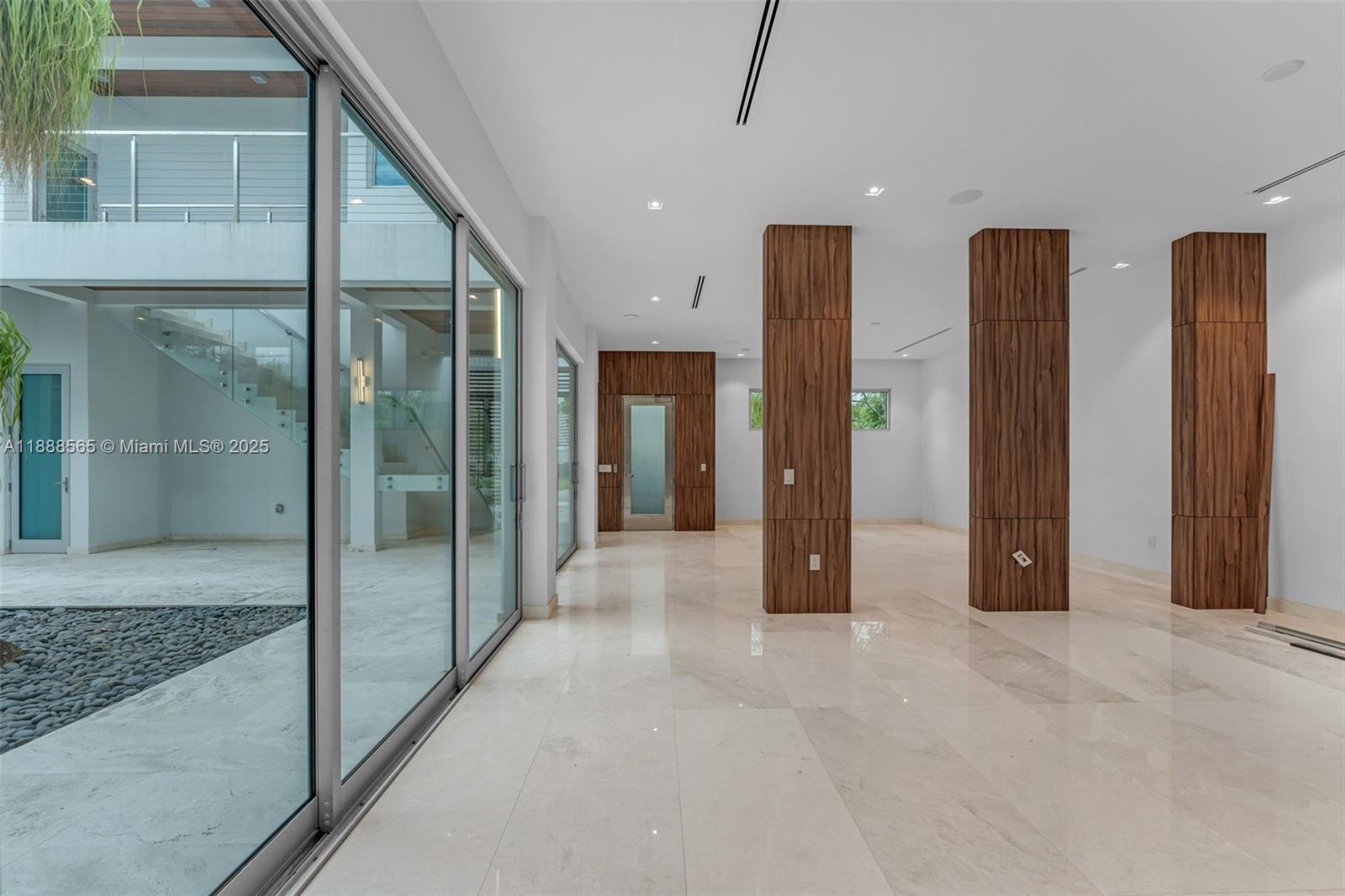 9101 SW 69th Ct Pinecrest, FL 33156