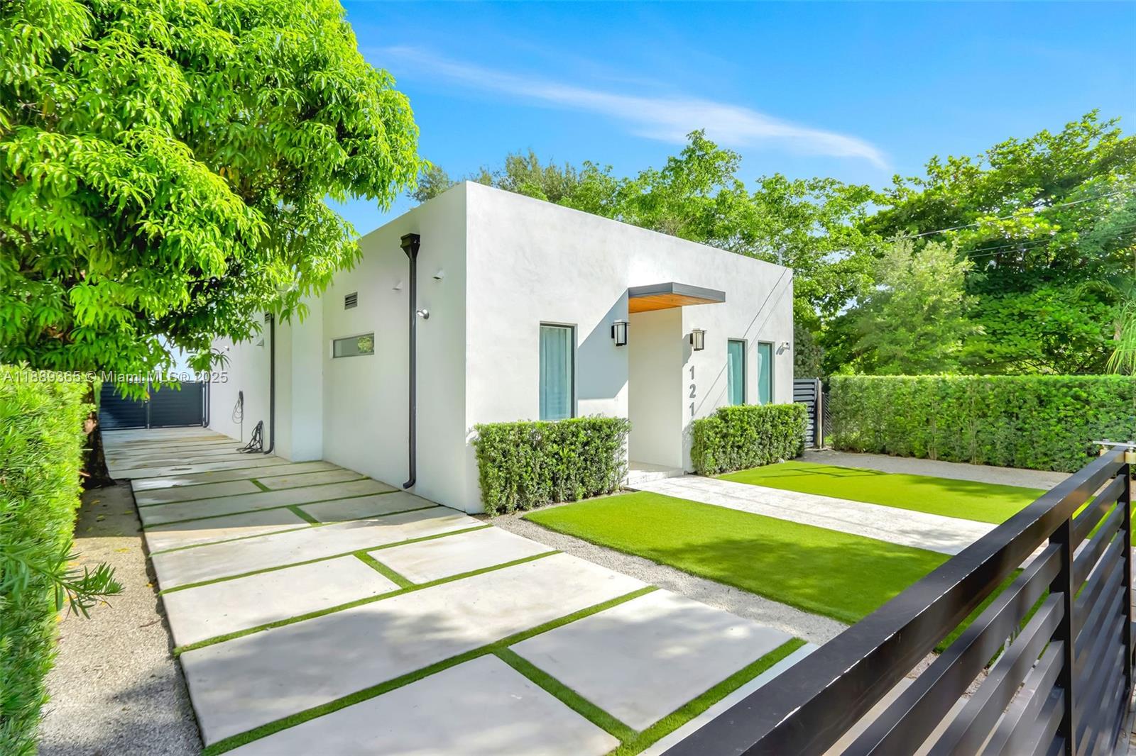 121 NW 41st St