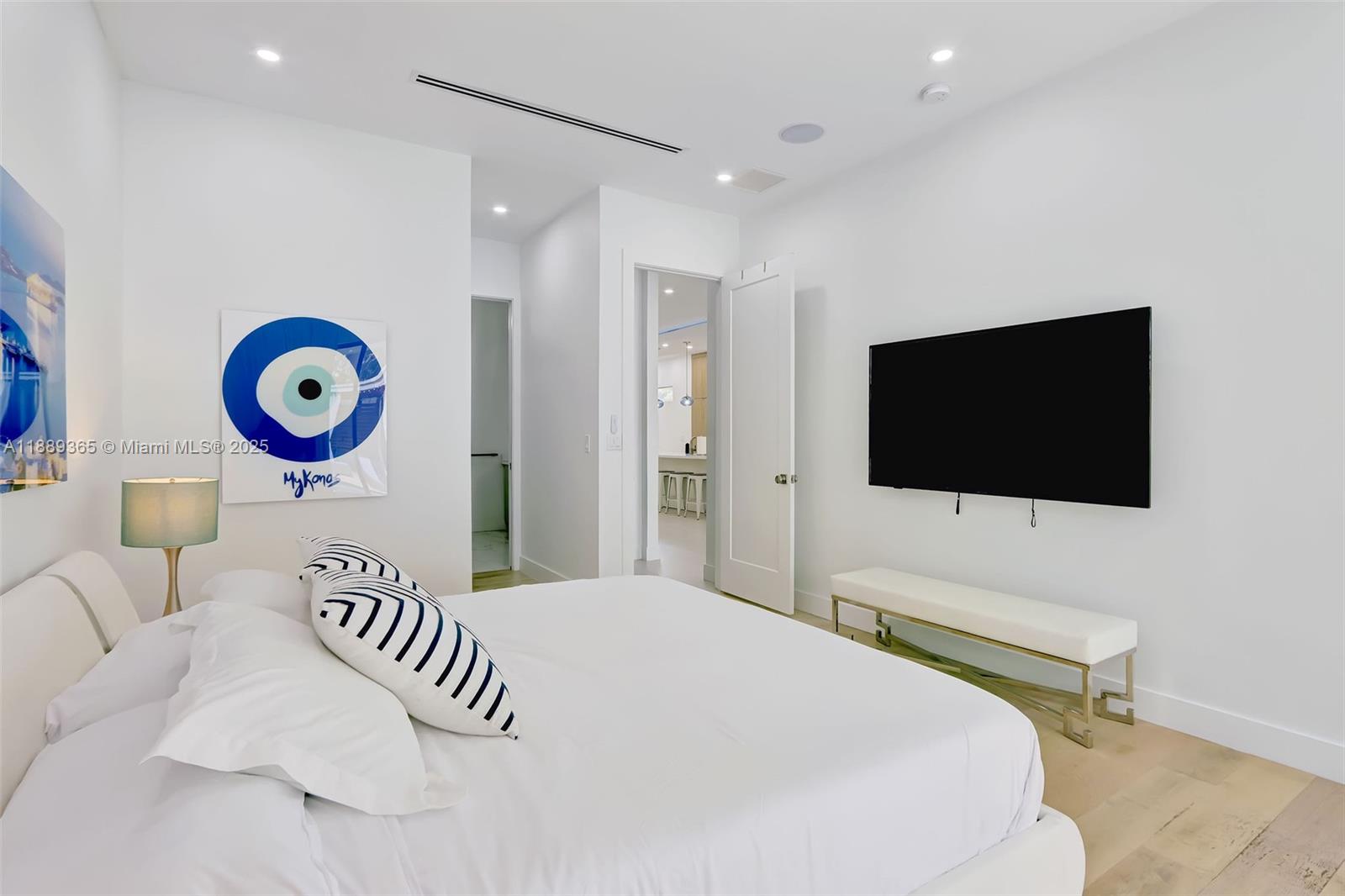 121 NW 41st St Miami, FL 33127