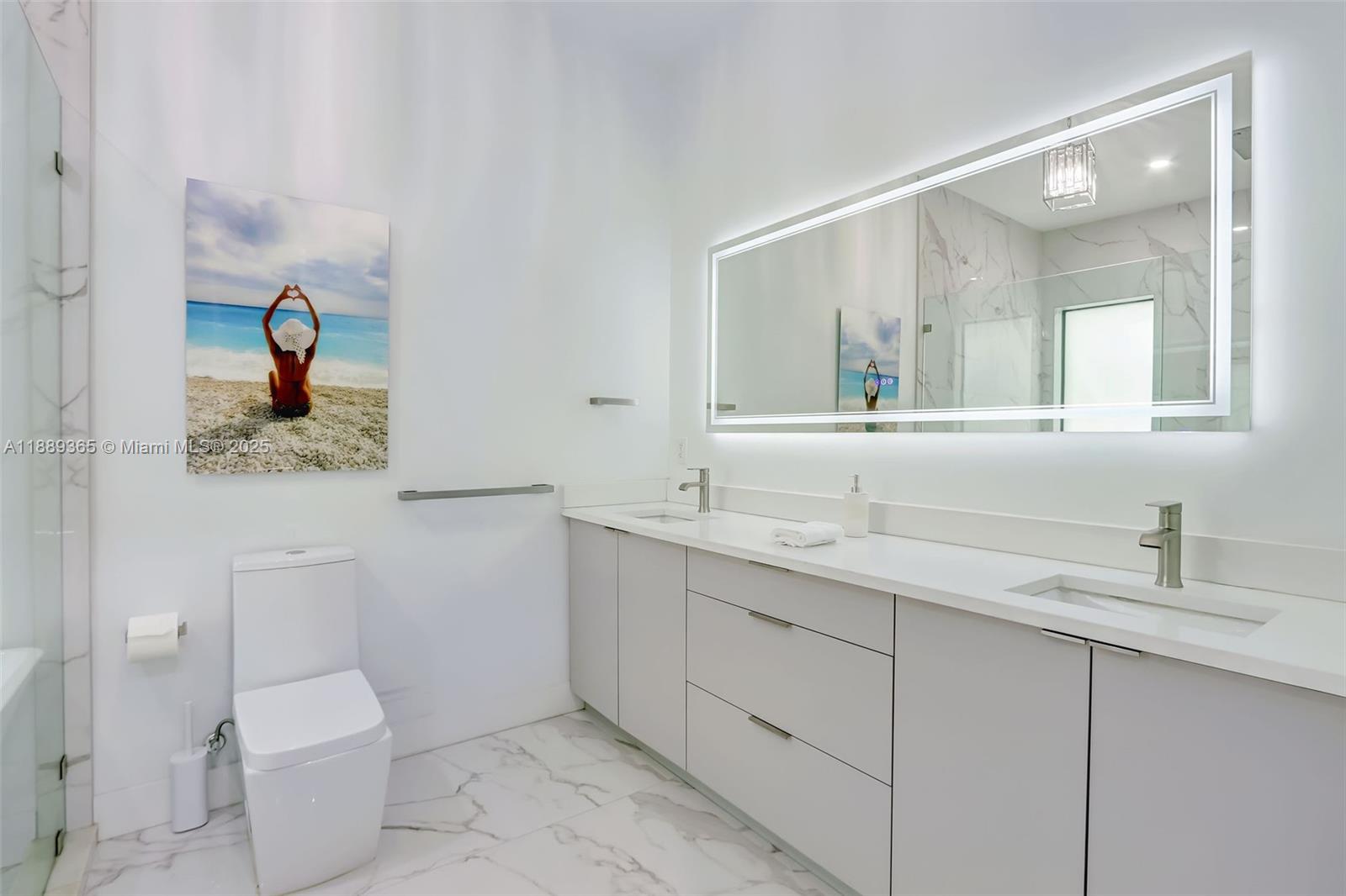 121 NW 41st St Miami, FL 33127