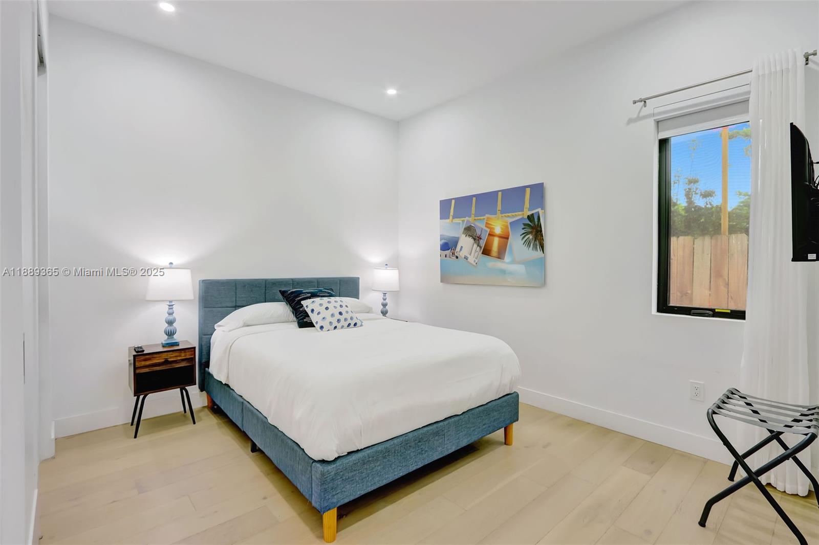 121 NW 41st St Miami, FL 33127