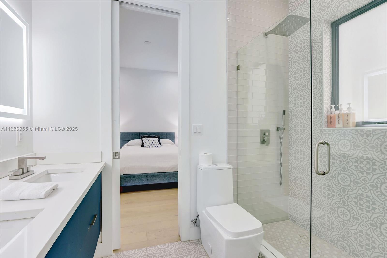 121 NW 41st St Miami, FL 33127