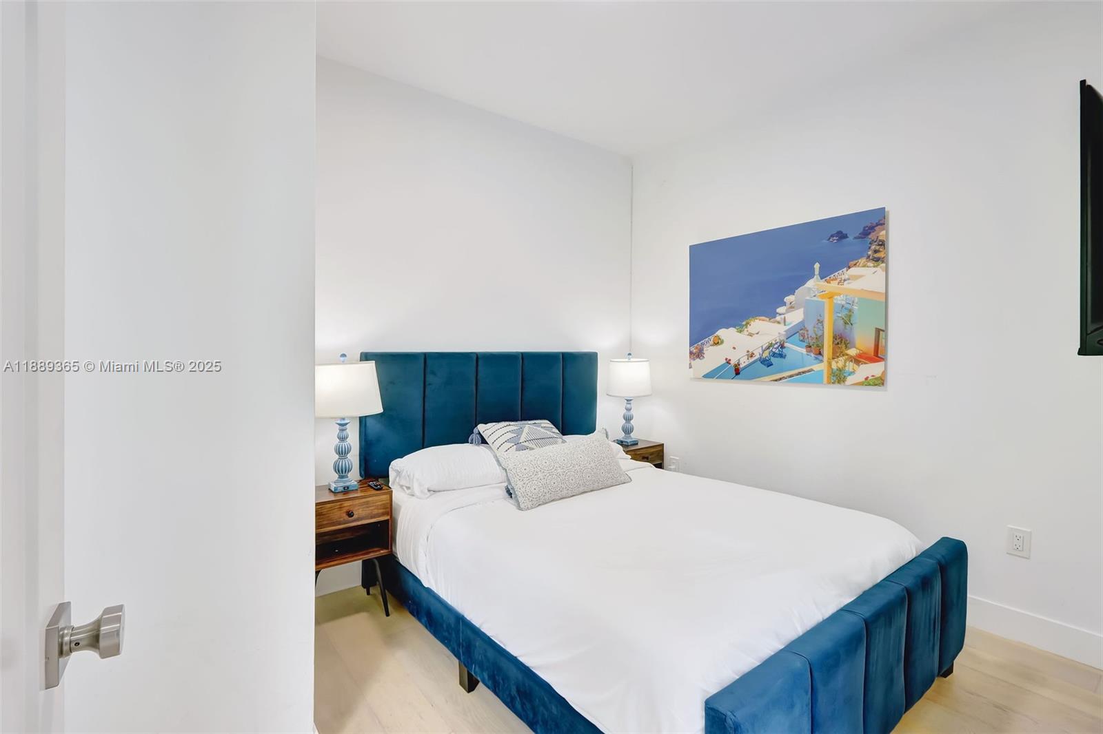 121 NW 41st St Miami, FL 33127