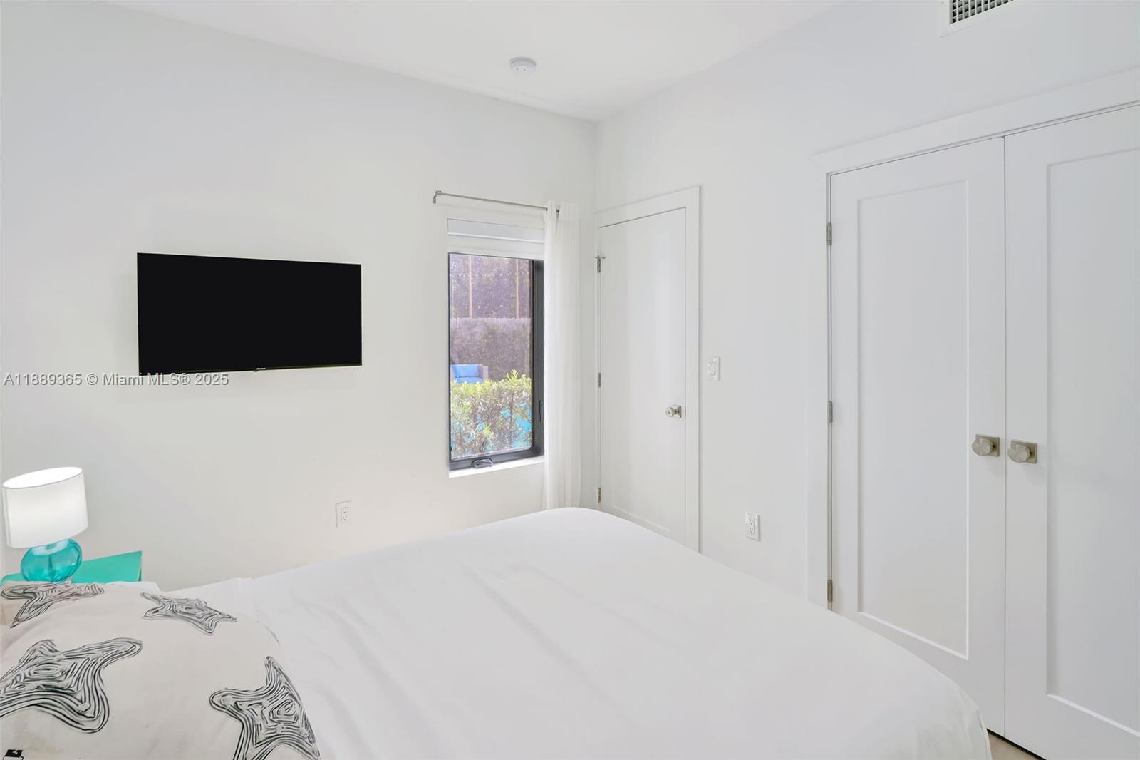 121 NW 41st St Miami, FL 33127