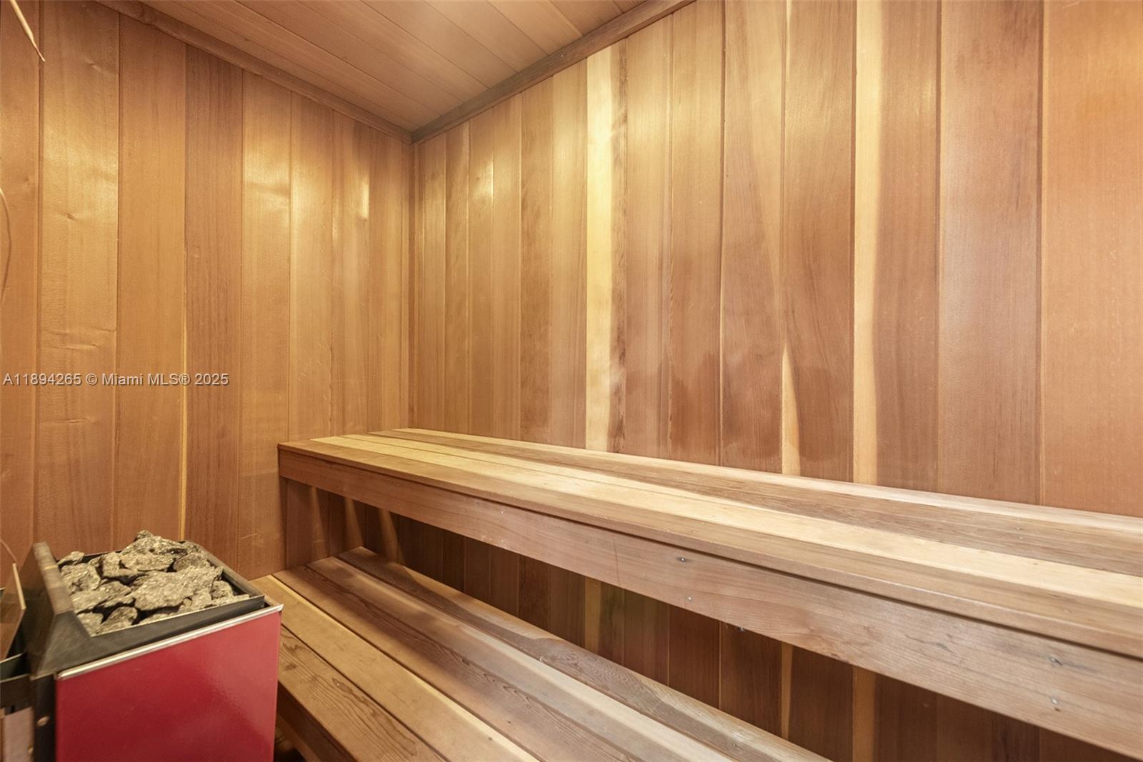 207 Holiday Dr Hallandale Beach, FL 33009