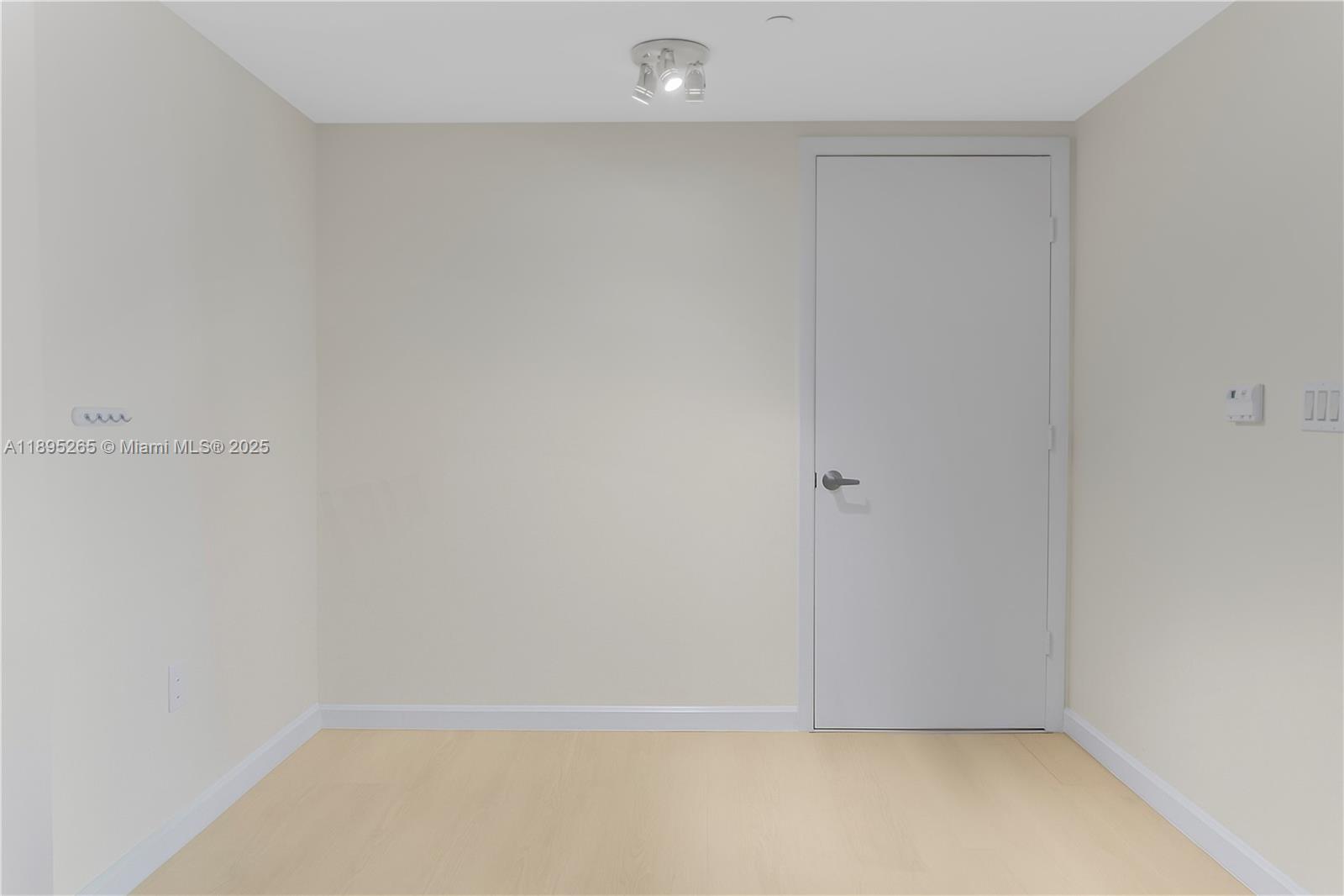 image 50 Biscayne Condominium11