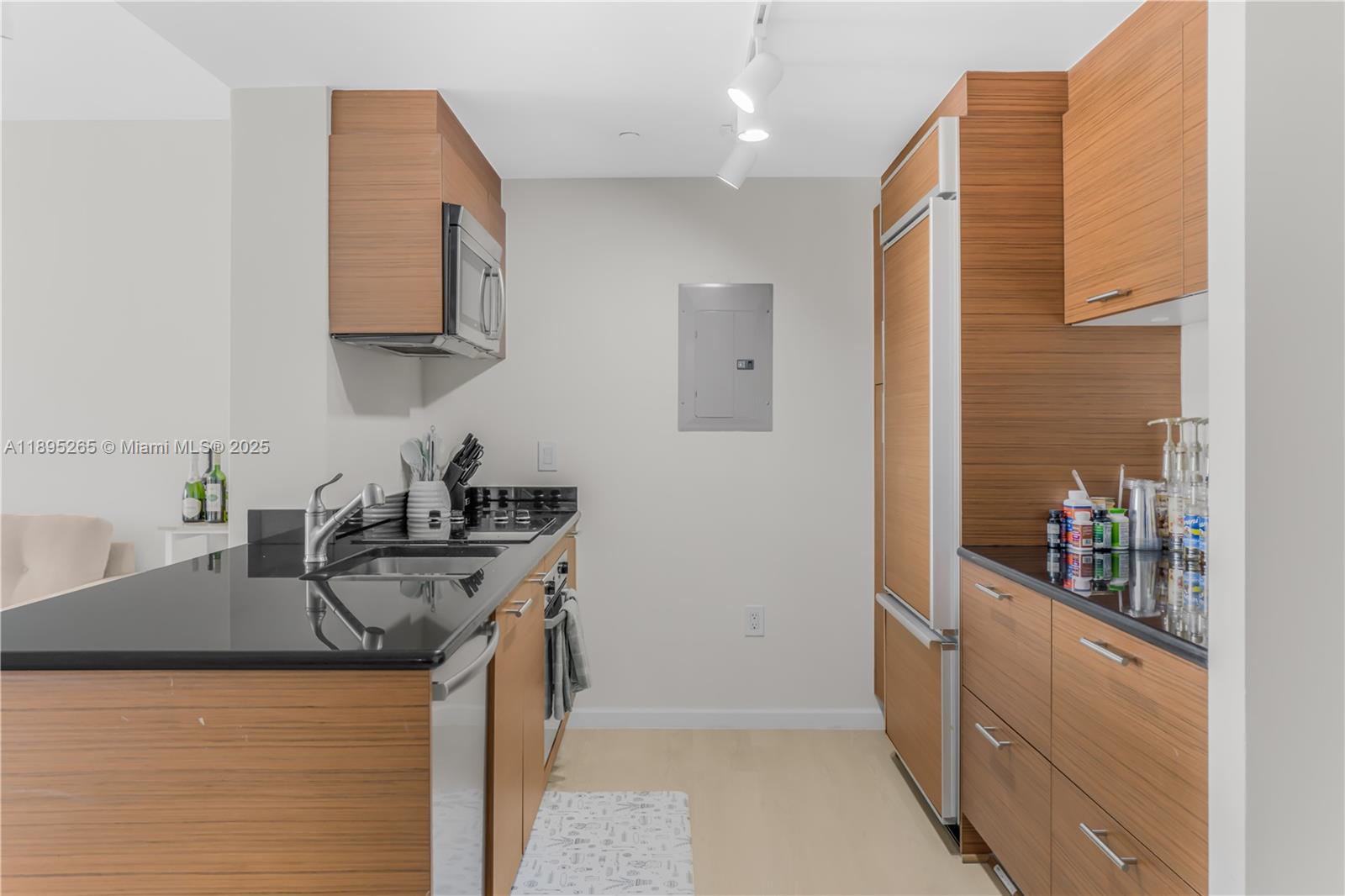 image 50 Biscayne Condominium1