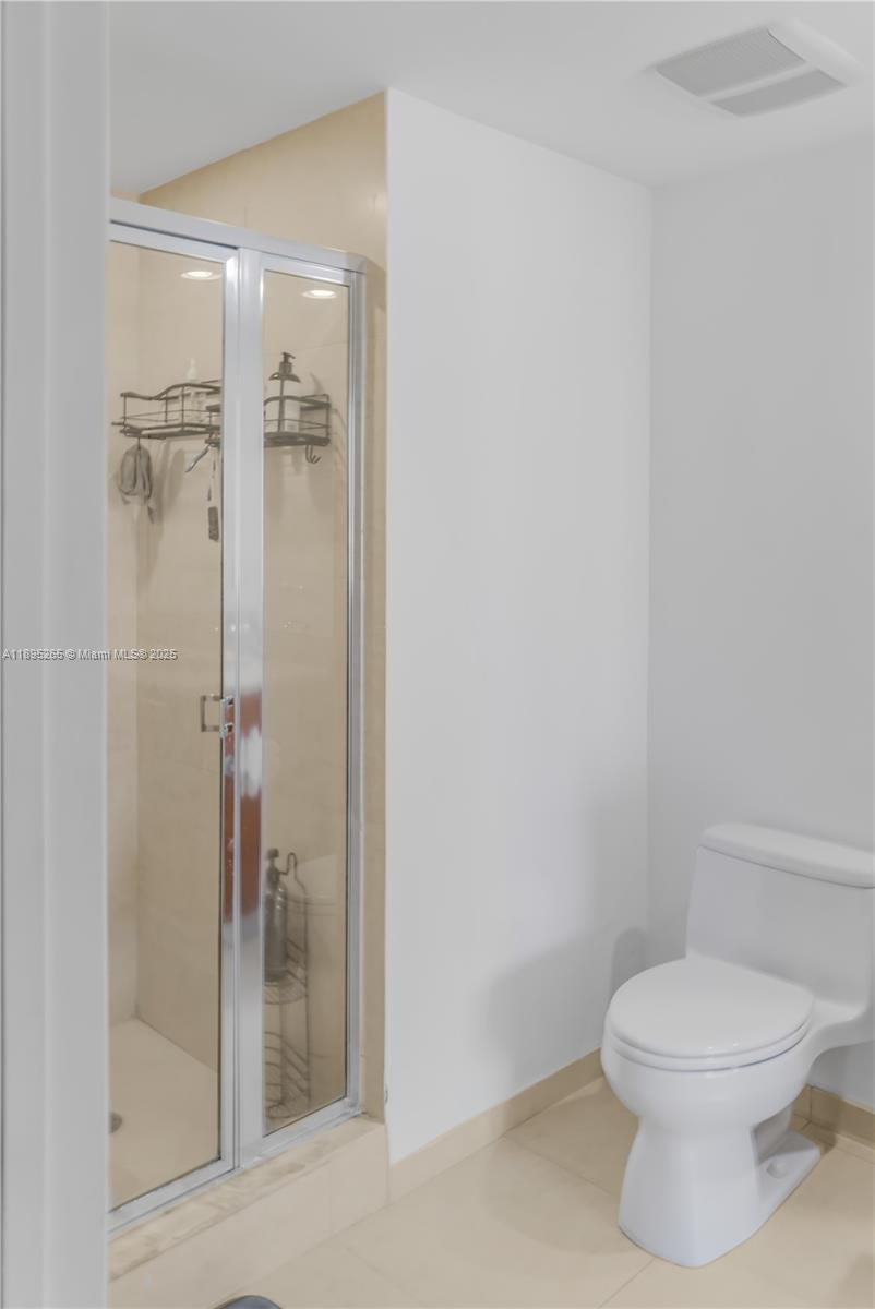 image 50 Biscayne Condominium22