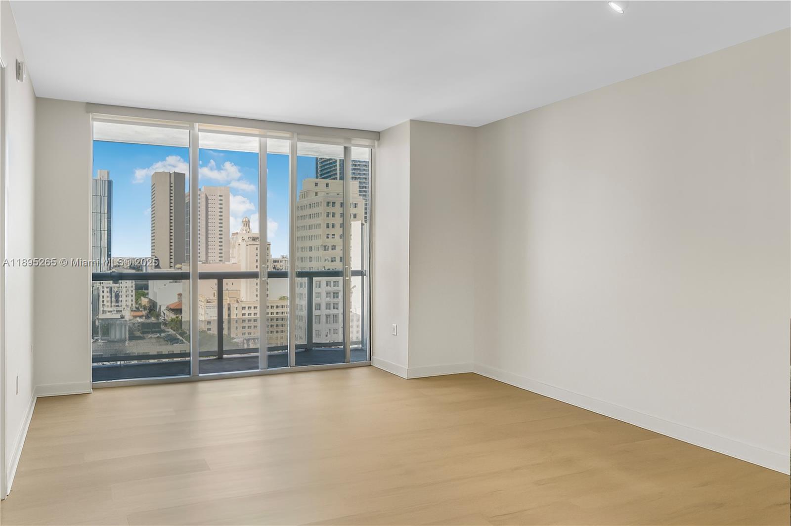 image 50 Biscayne Condominium5